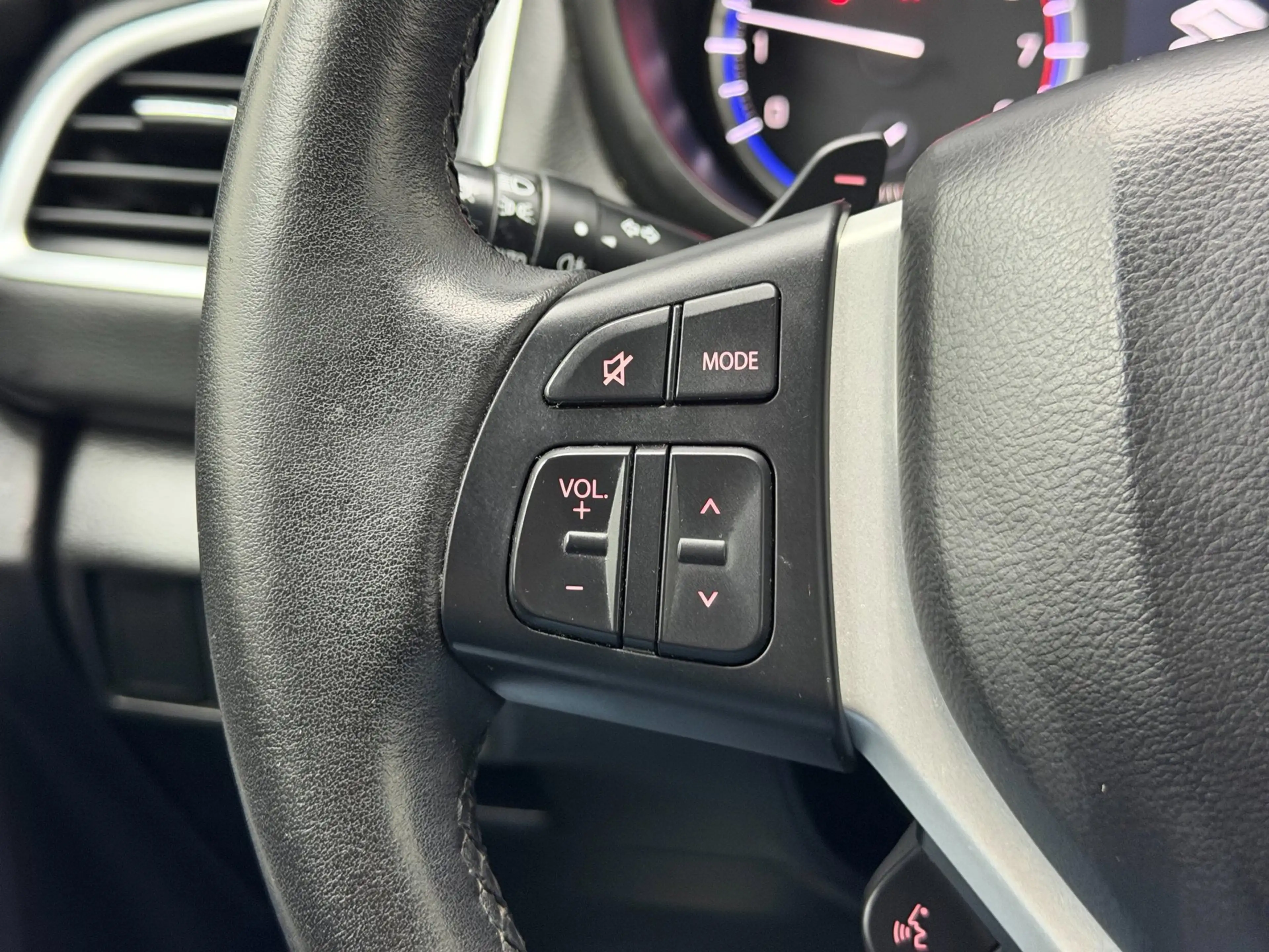 Suzuki S-Cross 1.0 Boosterjet Exclusive - Camera - Cruise - Navi — photo 16