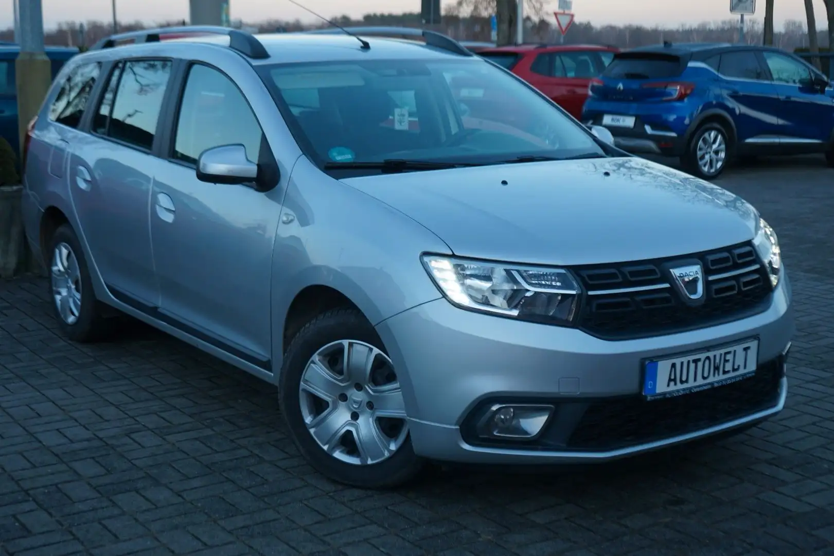 Dacia Logan MCV TCe 90 S/S Easy-R Lauréate Silber - 2