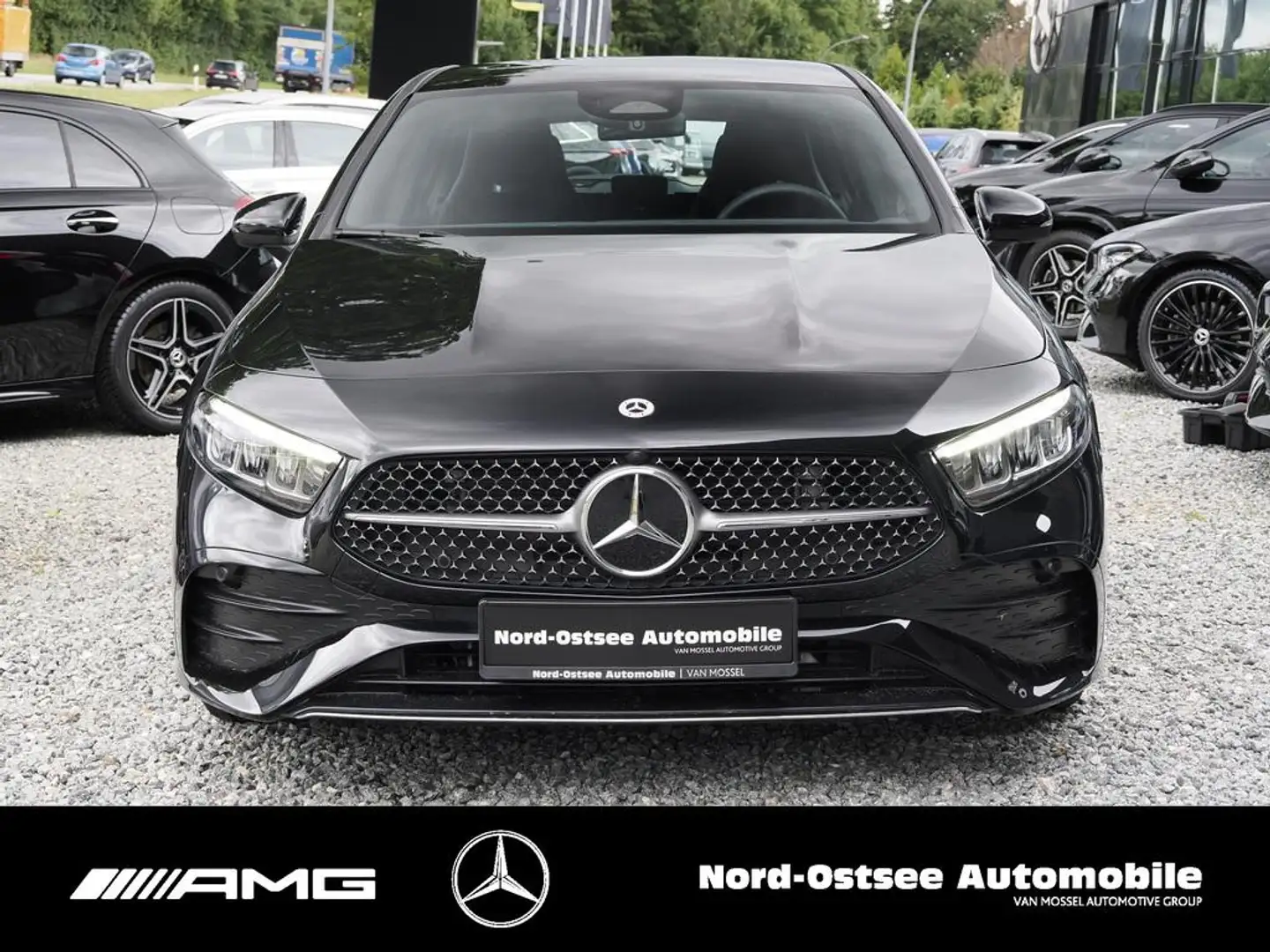 Mercedes-Benz A 200 AMG KAM KLIMA LED SITZHZG PARKASS SPURH Schwarz - 2