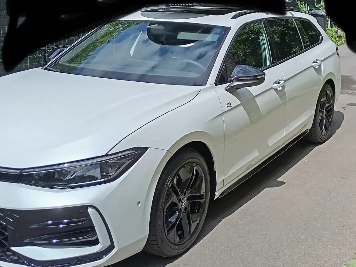 Volkswagen Passat Variant 1.5 eTSI R-Line Business Premium OPF DSG Wit - 2