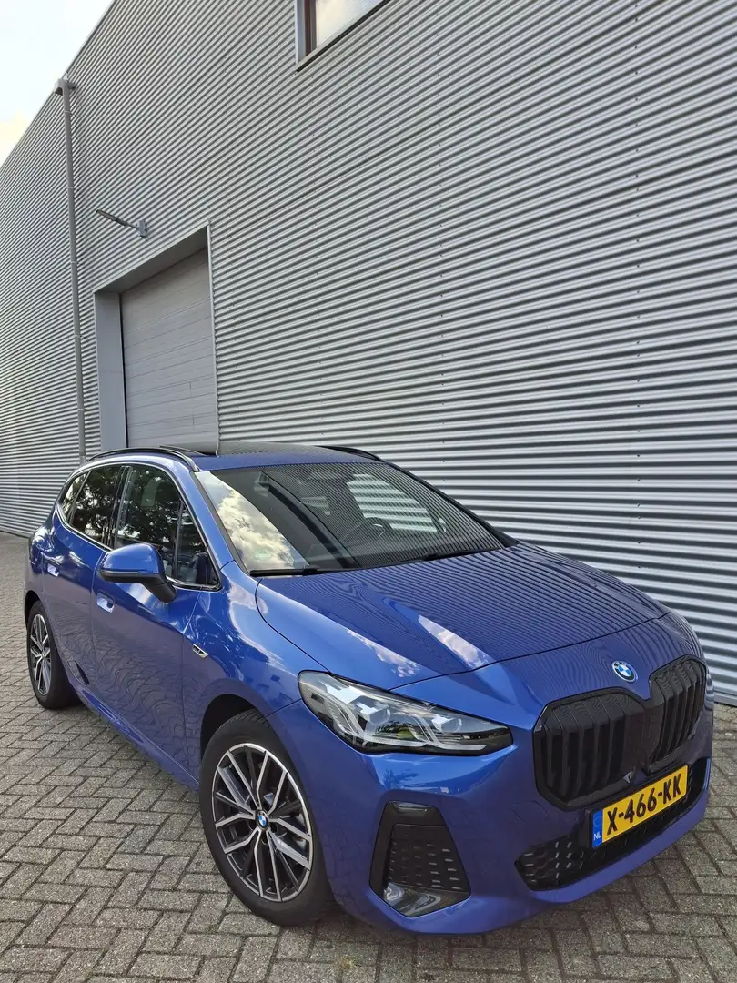 BMW 225 230e Active tourer M-pakket PANO Xdrive 326pk Blauw - 2