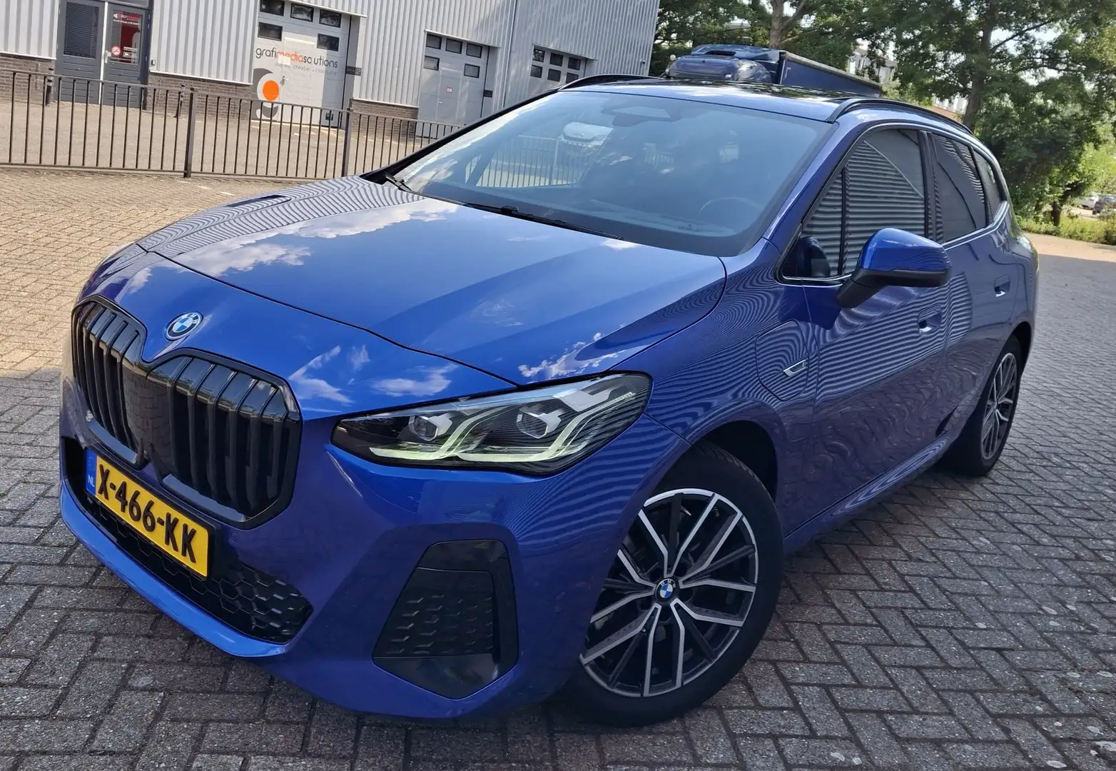 BMW 225 230e Active tourer M-pakket PANO Xdrive 326pk Blauw - 1