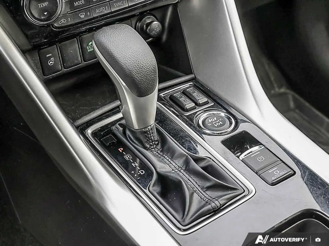Mitsubishi Eclipse Cross снимка Mitsubishi Eclipse Cross
