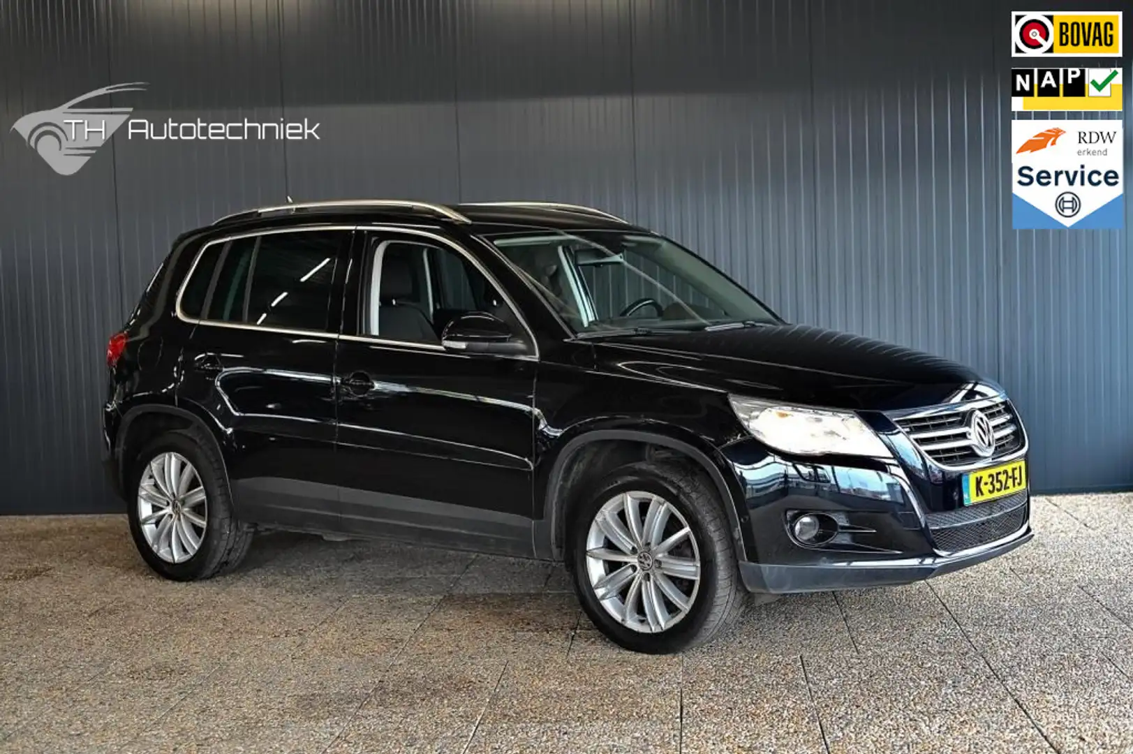 Volkswagen Tiguan 1.4 TSI Sport&Style 4Motion Schwarz - 1