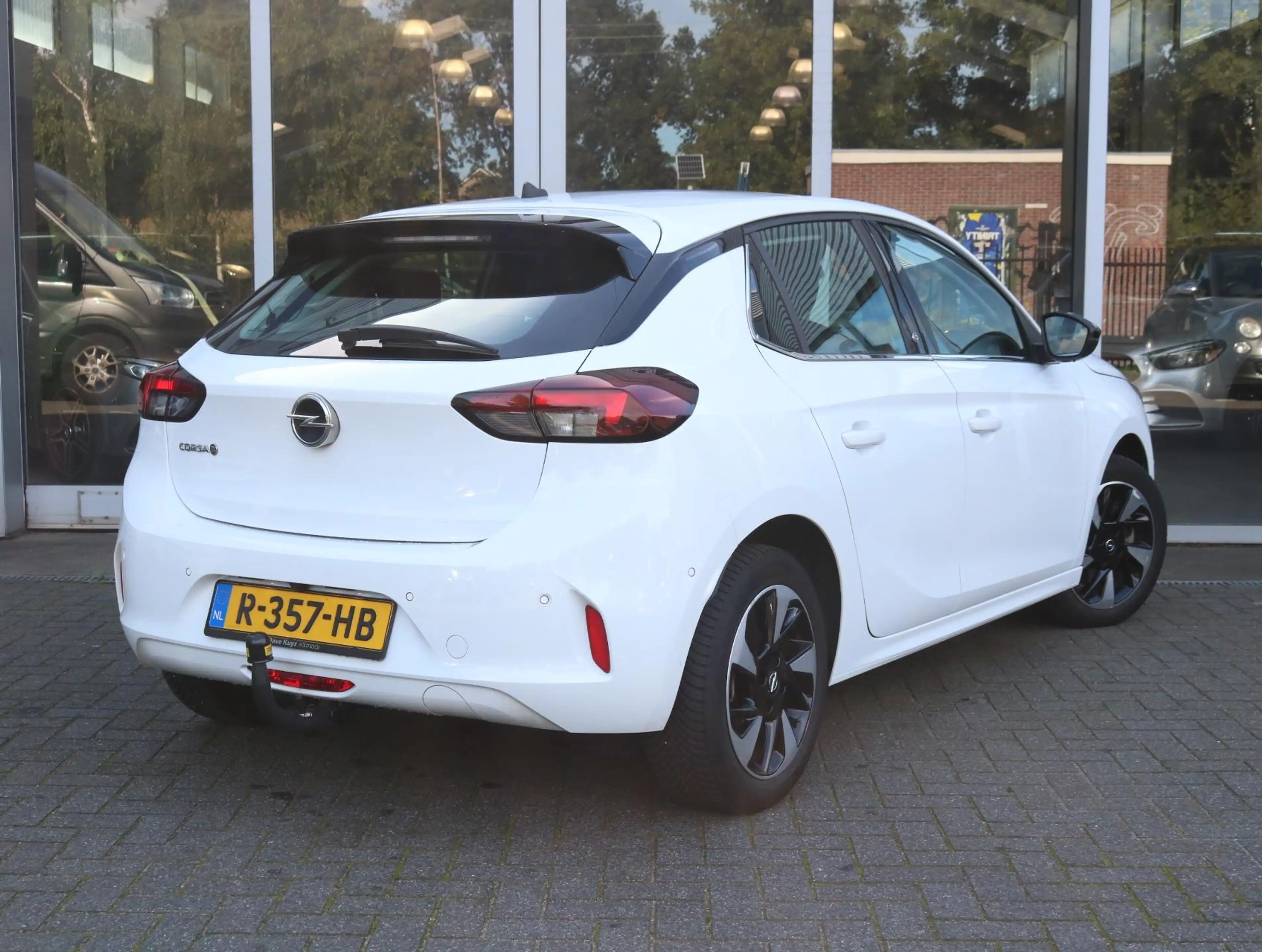 Opel Corsa-e Elegance 50 kWh Apple / Android | Camera | Trekhaa — photo 13
