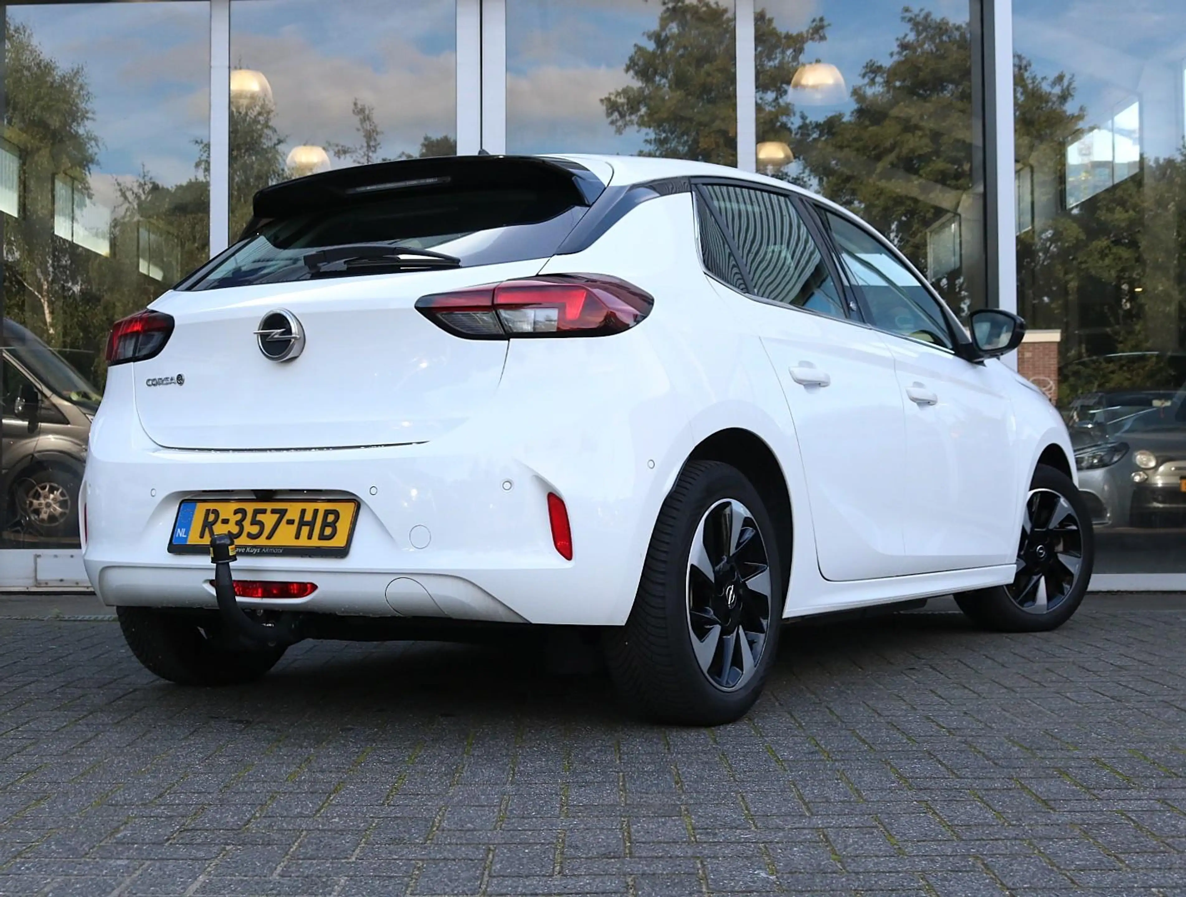 Opel Corsa-e Elegance 50 kWh Apple / Android | Camera | Trekhaa — photo 9