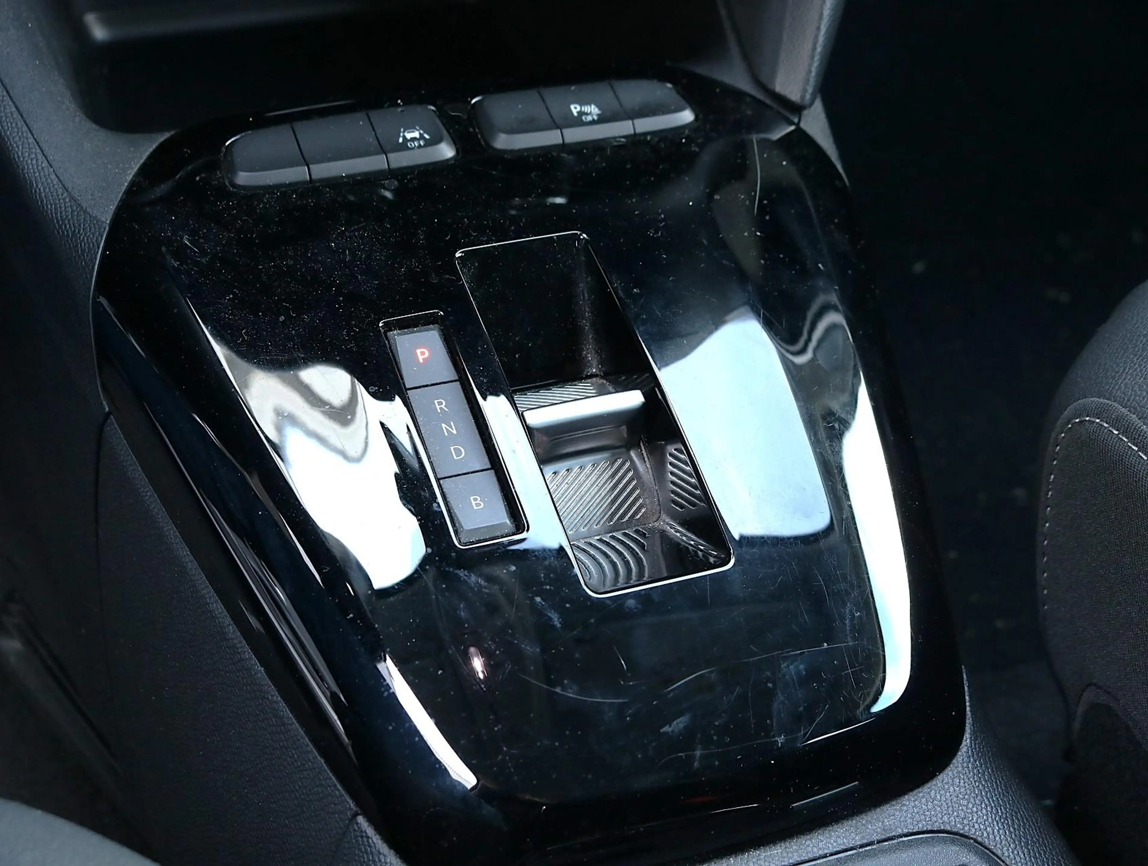 Opel Corsa-e Elegance 50 kWh Apple / Android | Camera | Trekhaa — photo 7
