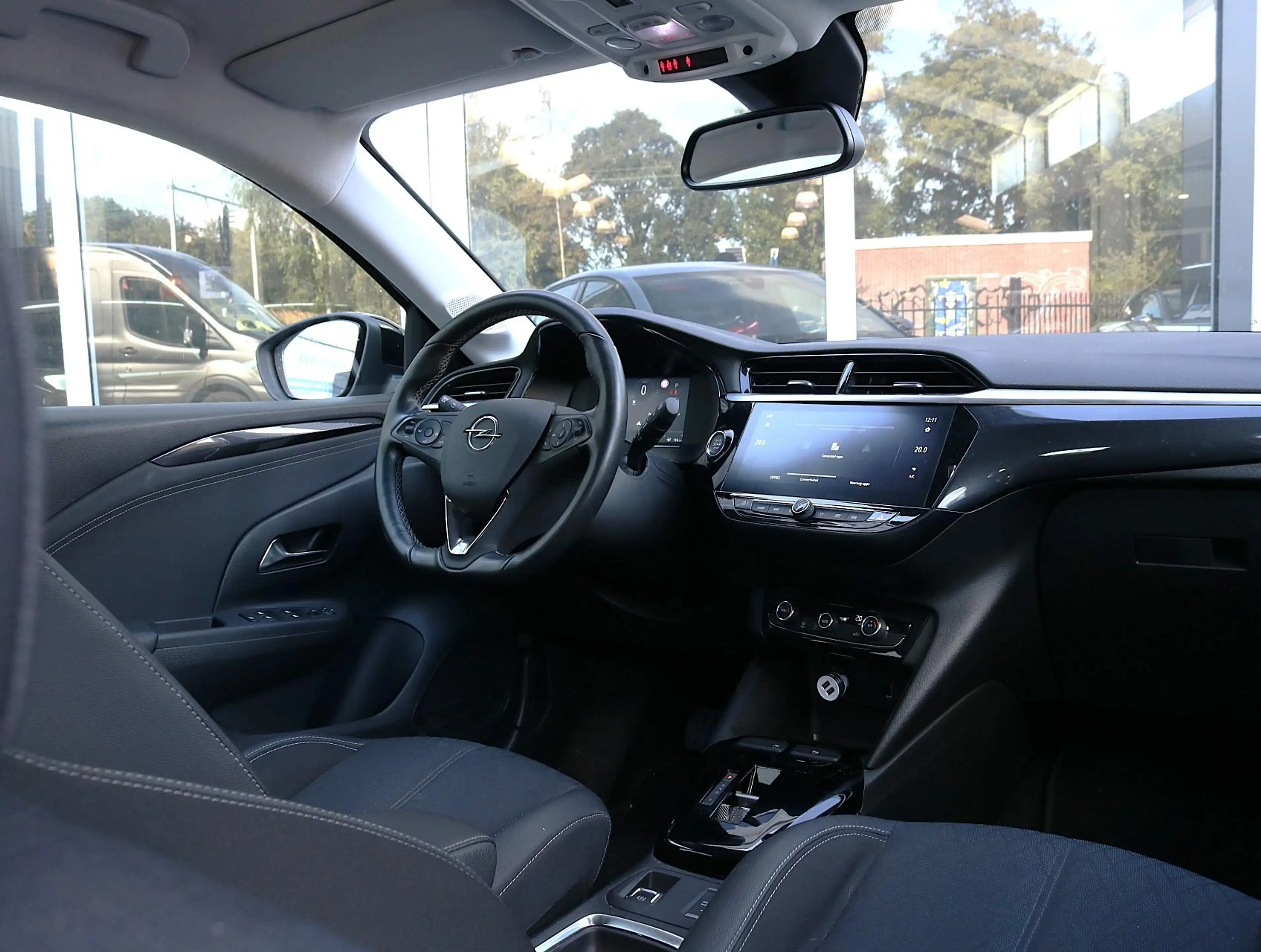 Opel Corsa-e Elegance 50 kWh Apple / Android | Camera | Trekhaa — photo 4