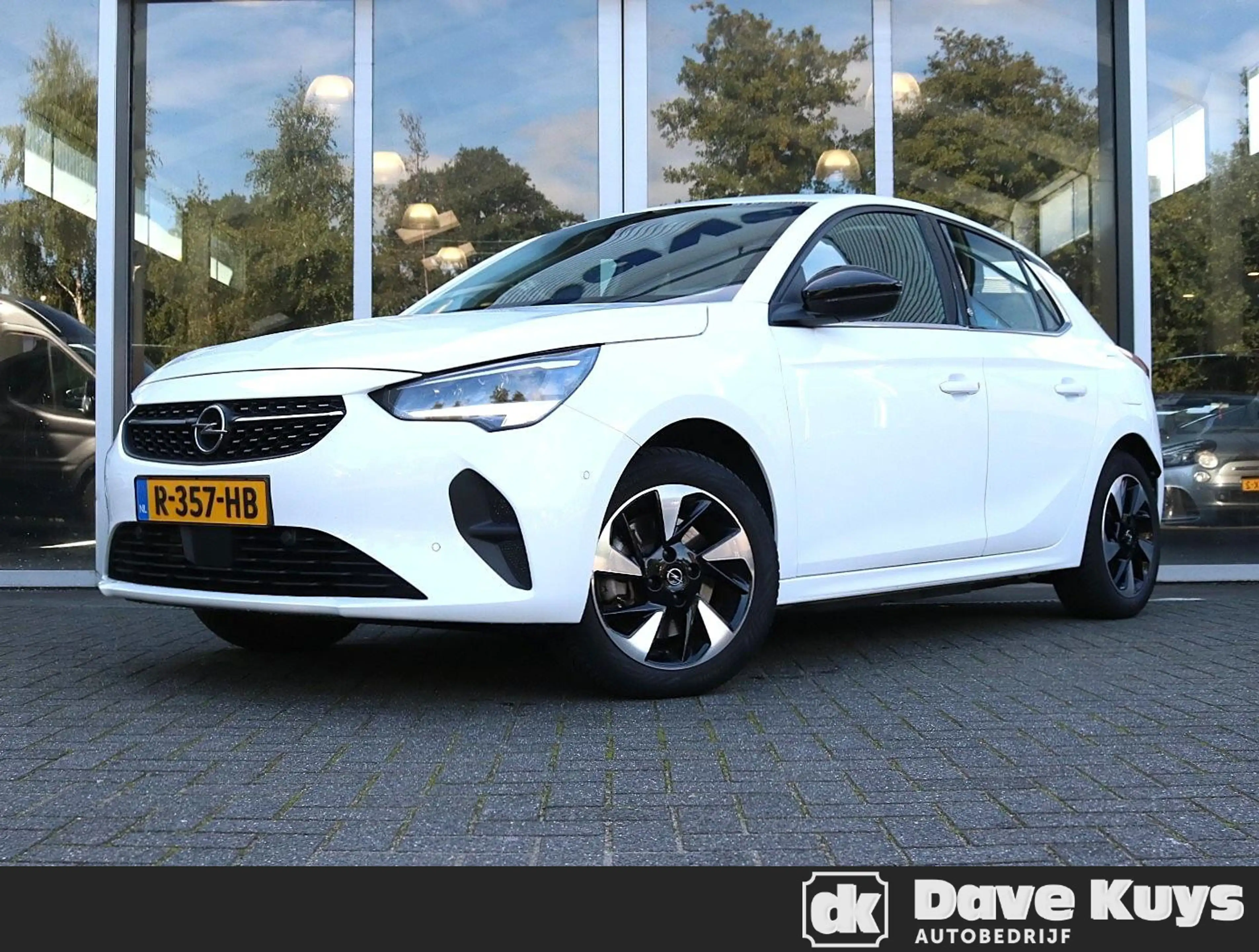 Opel Corsa-e Elegance 50 kWh Apple / Android | Camera | Trekhaa
