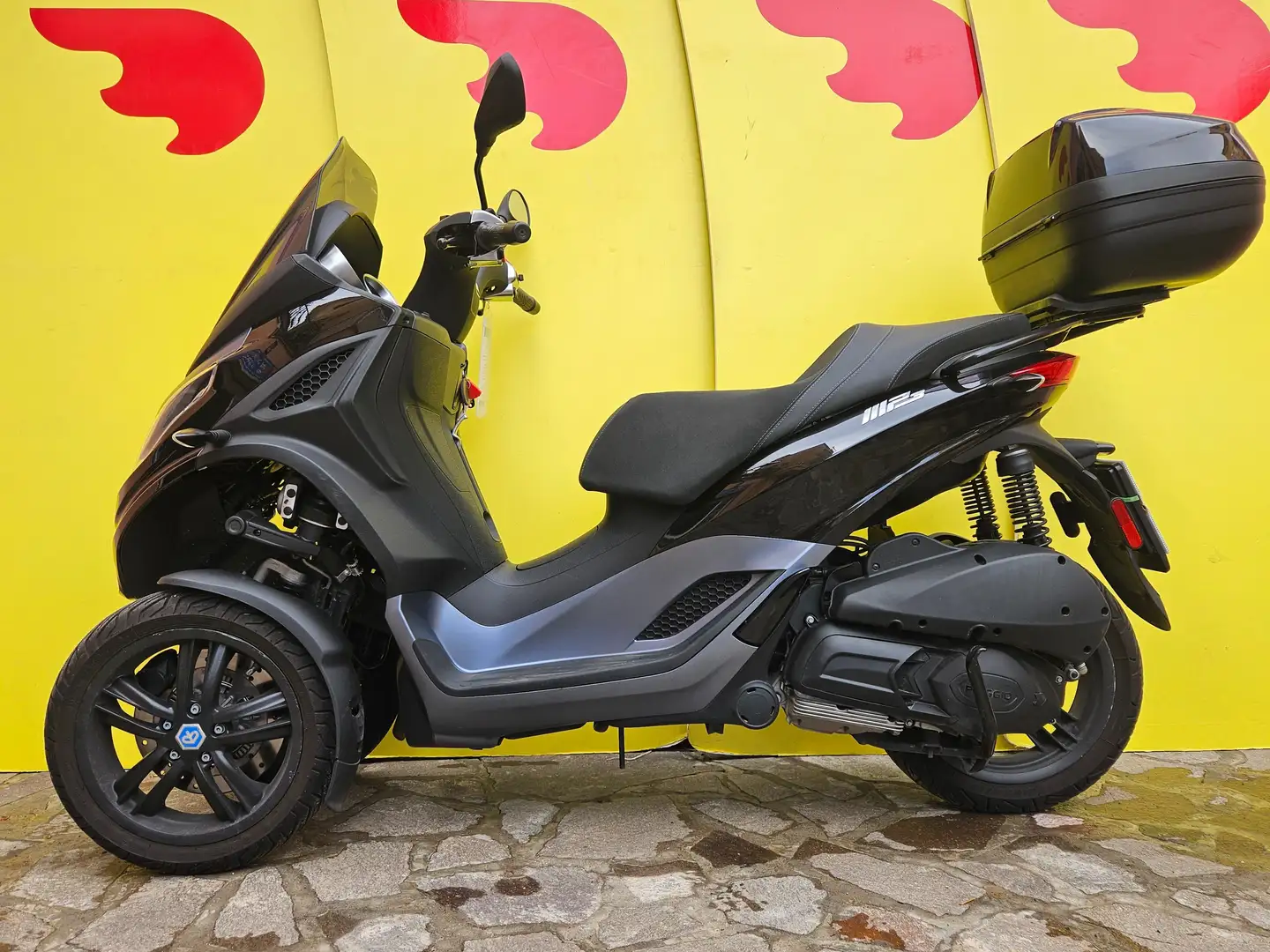 Piaggio MP3 300 HPE Nero - 1