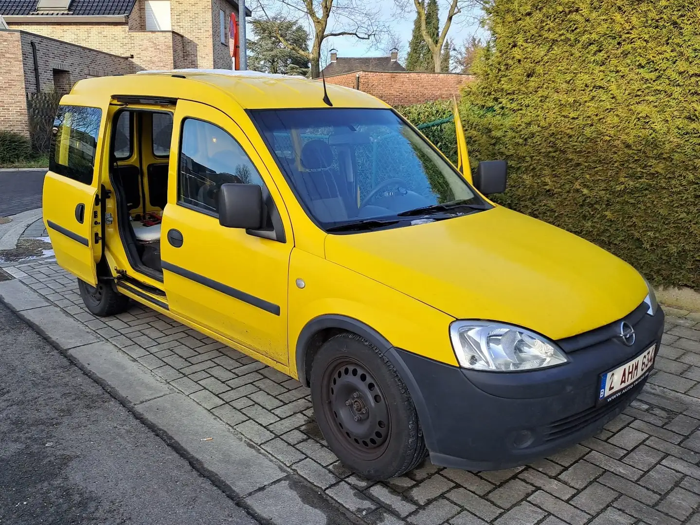 Opel Combo 1.4 Twinport Edition Jaune - 2