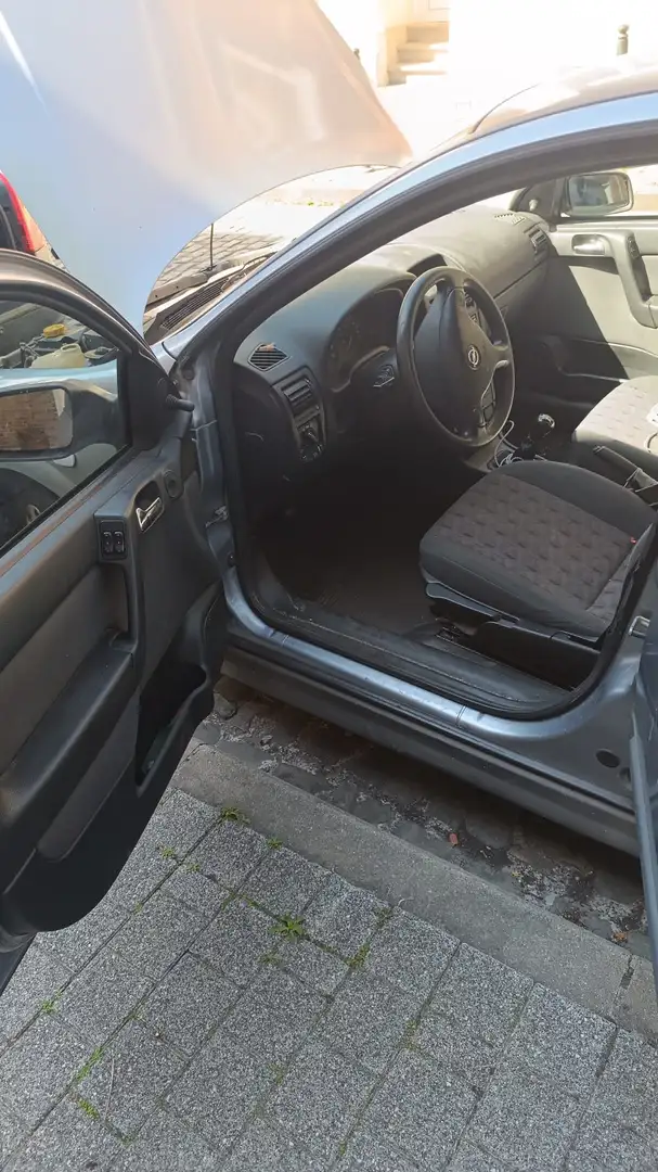 Opel Astra 1.4i XE 16v Comfort - 2