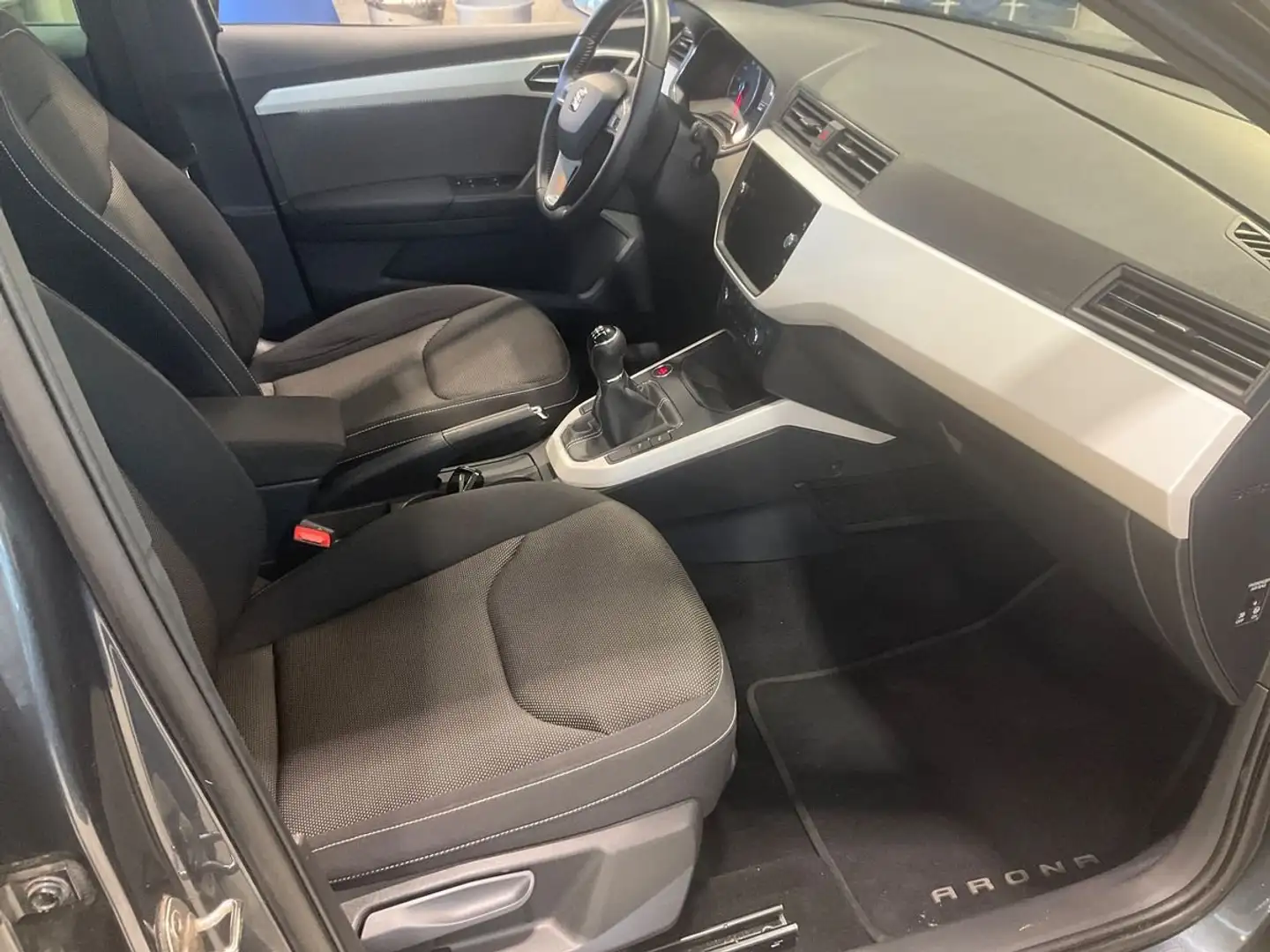 SEAT Arona Arona 1.0 TGI Xcellence Grau - 1
