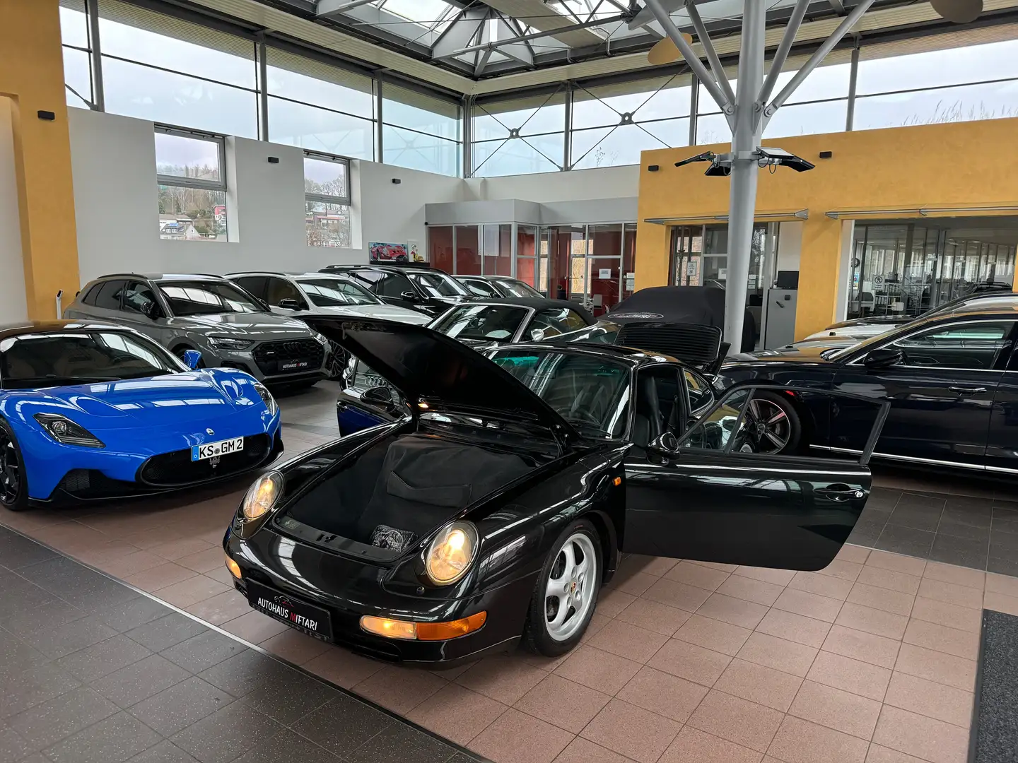 Porsche 911 993 Carerra 993 3.6 SSD Leder Klima 6.Gang 17" Černá - 2