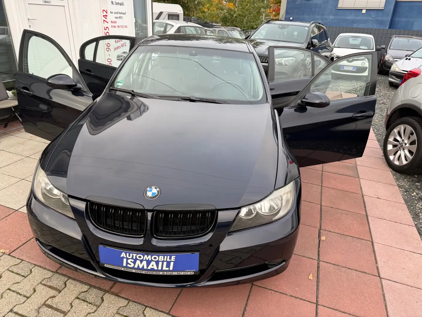 BMW 320 320i Automatik Blau - 1
