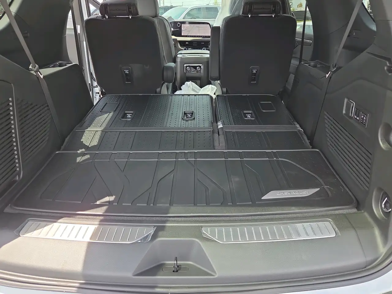 Chevrolet Tahoe снимка Chevrolet Tahoe