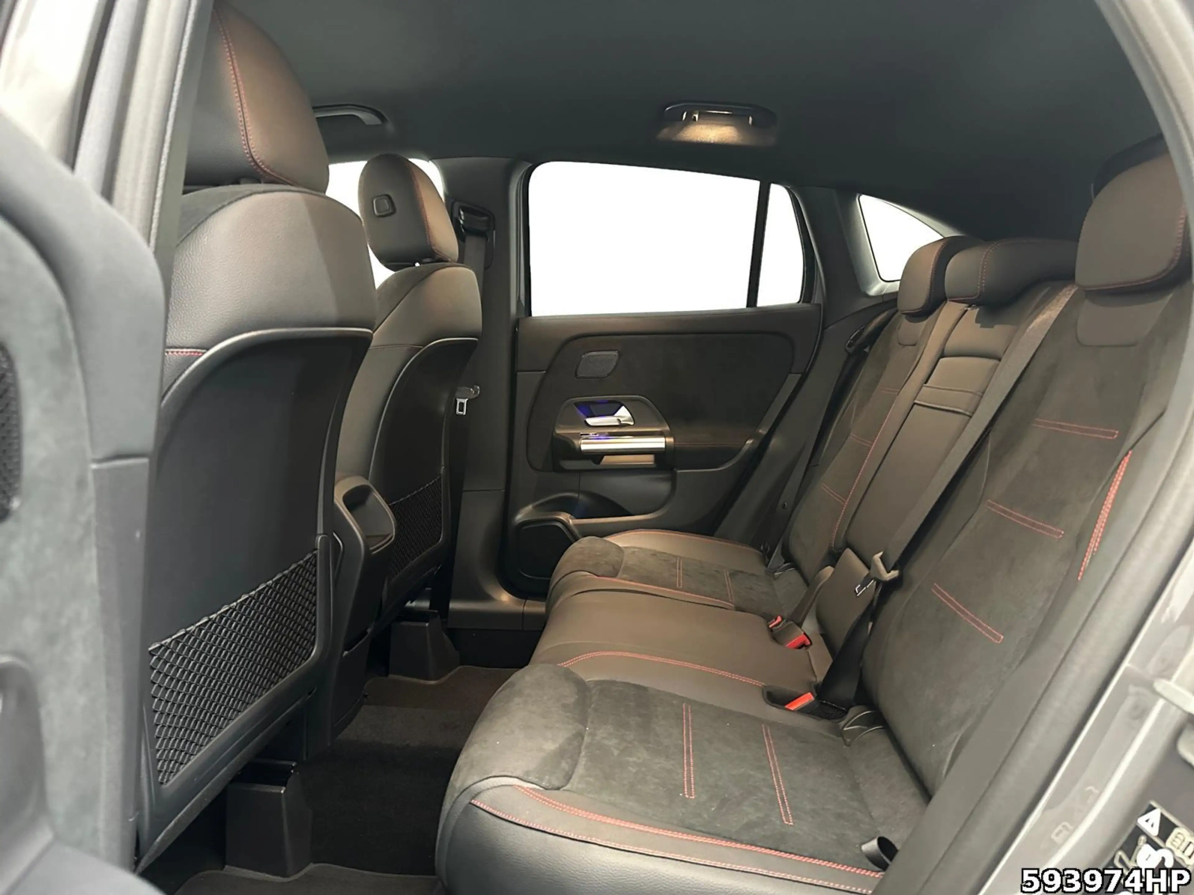 Mercedes-Benz GLA 180 +AMG-LINE+FAHRASSIST+MULTIBEAM+KEYLESS+ — photo 11
