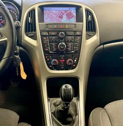 Opel Astra view 13