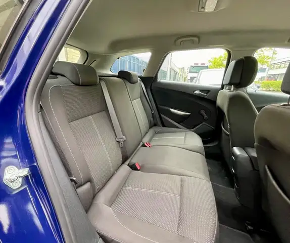 Opel Astra view 11