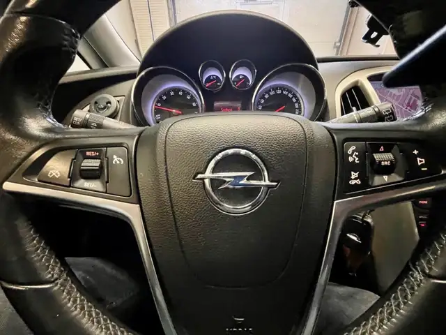 Opel Astra view 15
