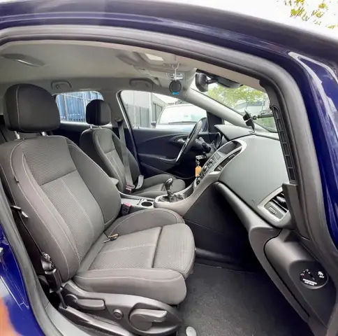Opel Astra view 9