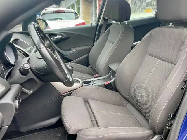 Opel Astra view 10