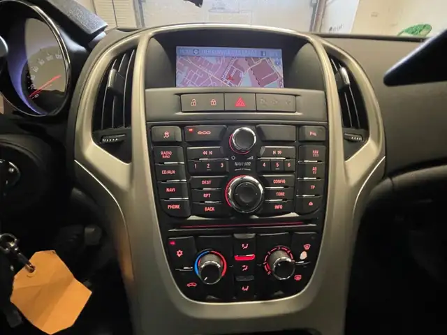Opel Astra view 3