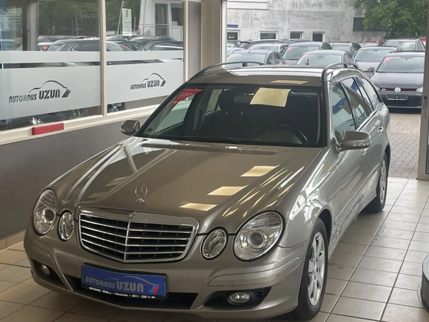 Mercedes-Benz E 200 CDI T BlueEFFICIENCY 2. Hand AHK Navi PDC Zwart - 1