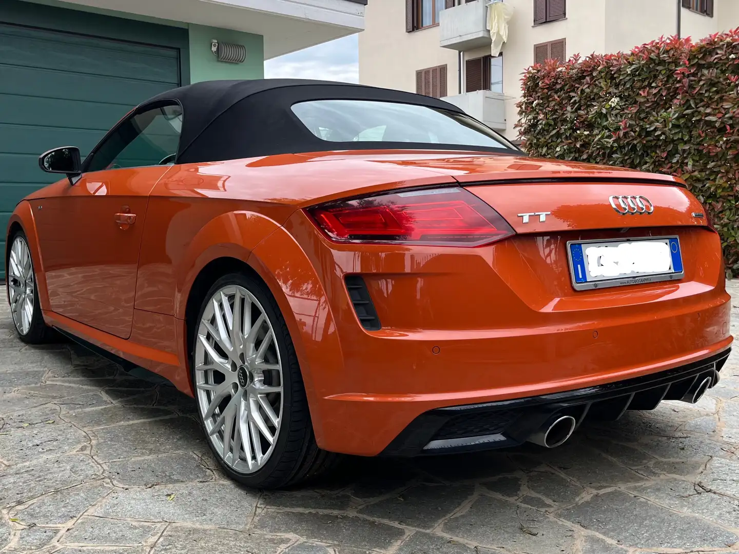 Audi TT Roadster 45 2.0 tfsi quattro s-tronic s line Oranj - 2