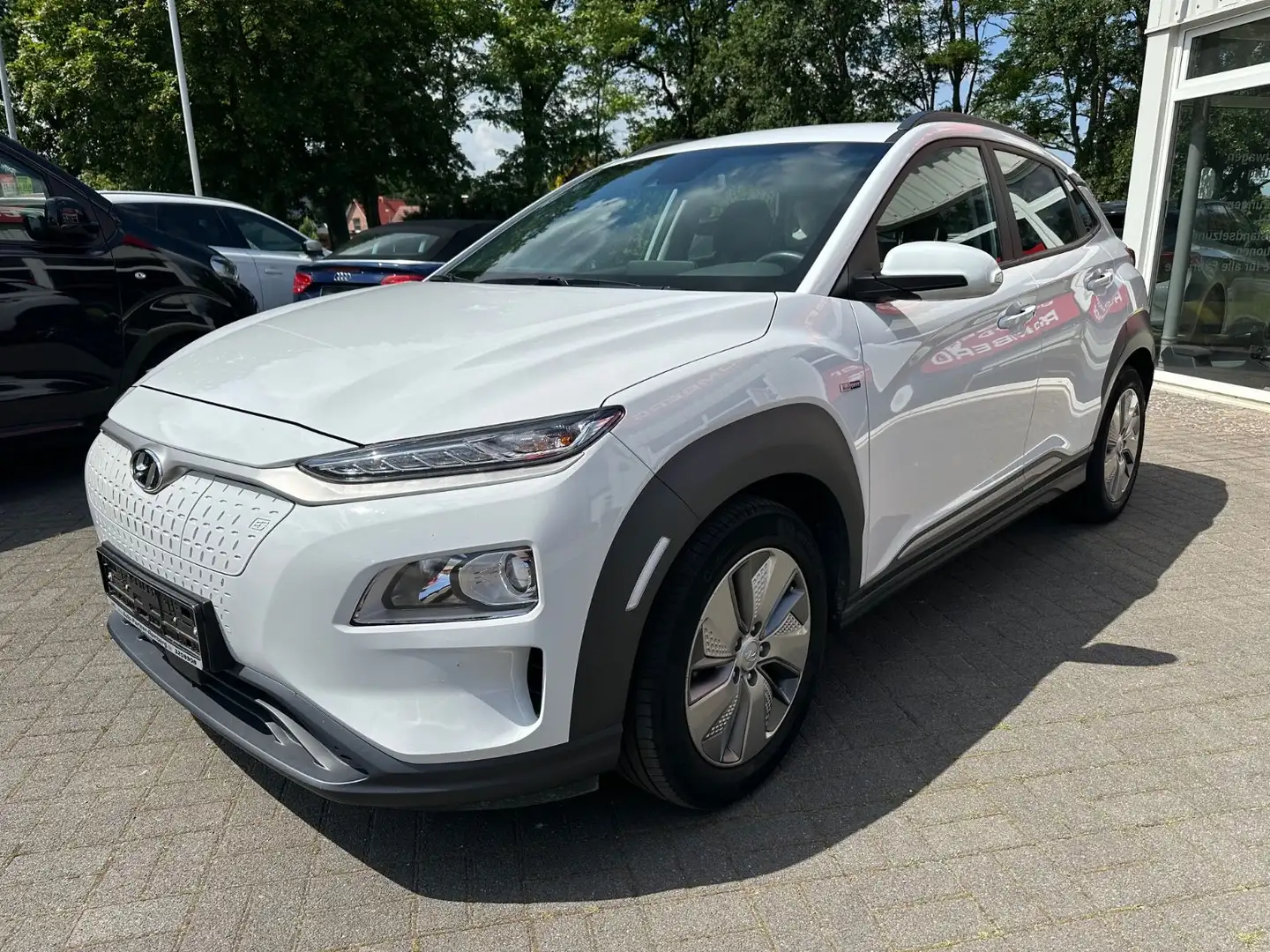 Hyundai KONA Trend Elektro 2WD SZH Navi Alu Bianco - 1
