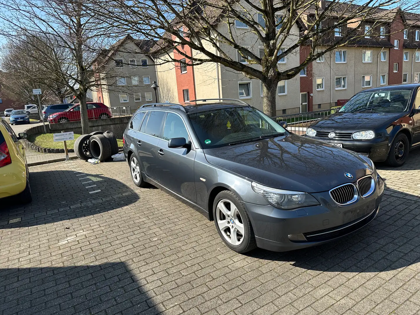 BMW 530 530d xDrive Touring Aut.Edition Exclusive Szary - 2