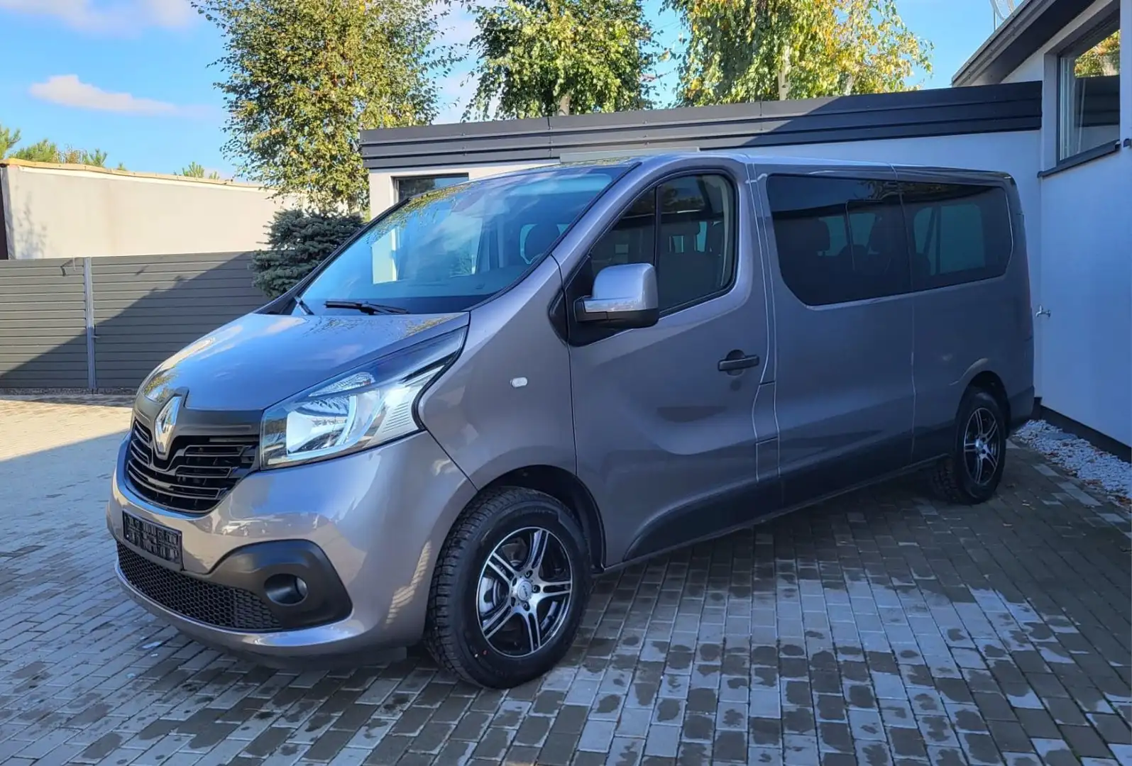 Renault Trafic Combi L2H1 2,9t  Expression Grau - 1