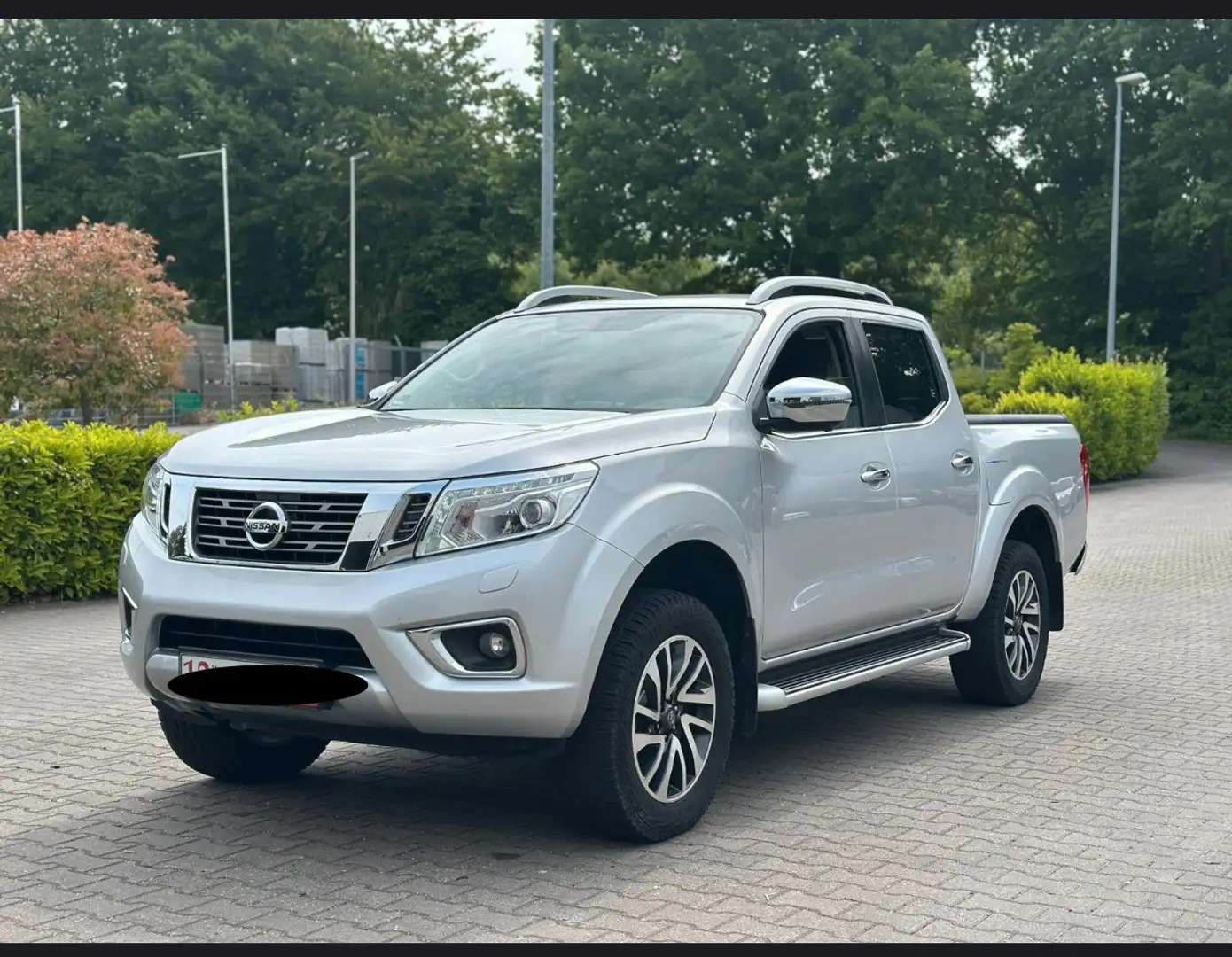 Nissan Navara 2.3 dci d.cab N-Connecta 4wd 190cv auto E6 Grau - 1
