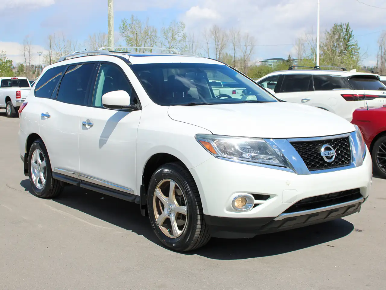 Nissan Pathfinder снимка Nissan Pathfinder