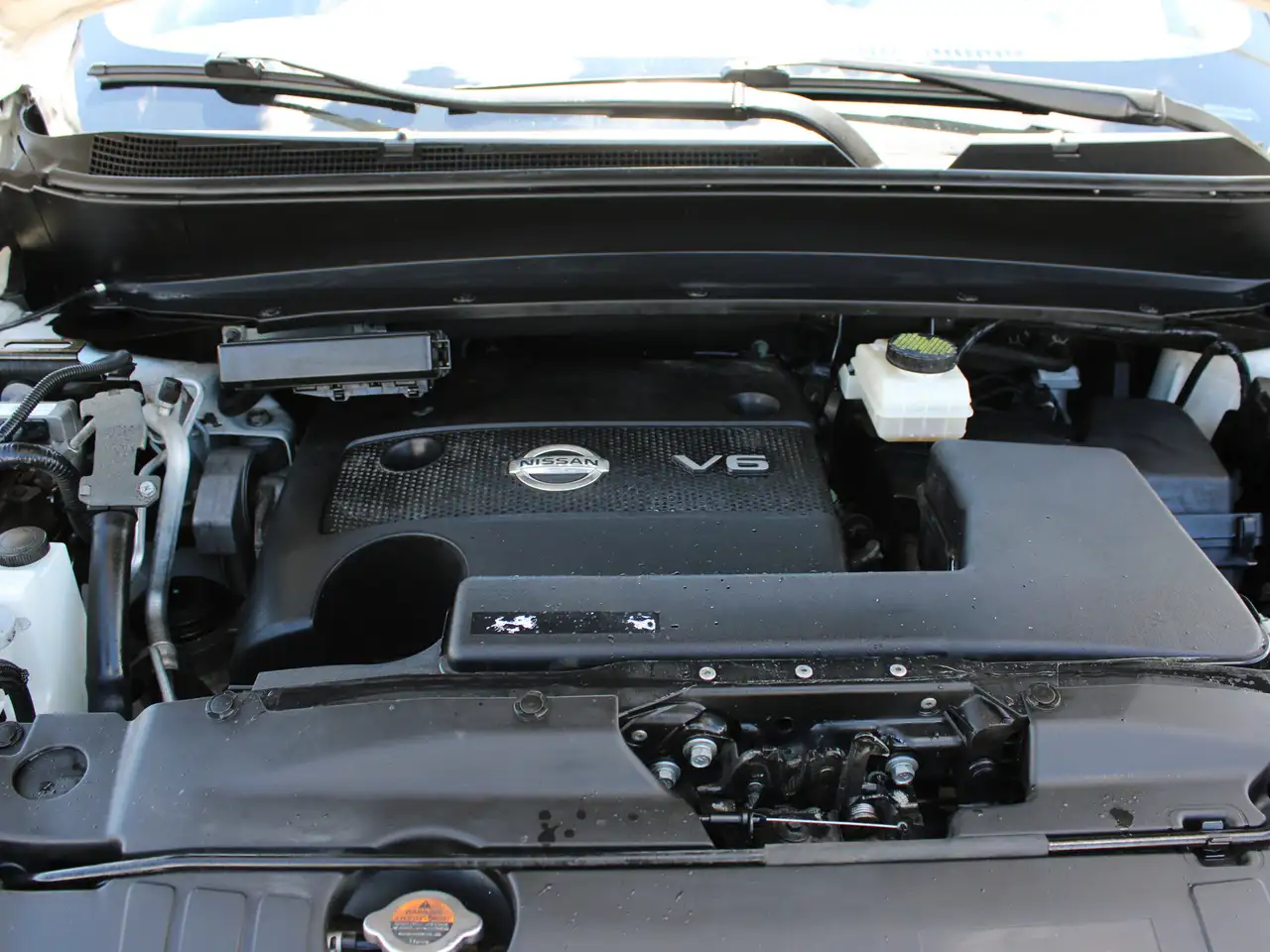 Nissan Pathfinder снимка Nissan Pathfinder