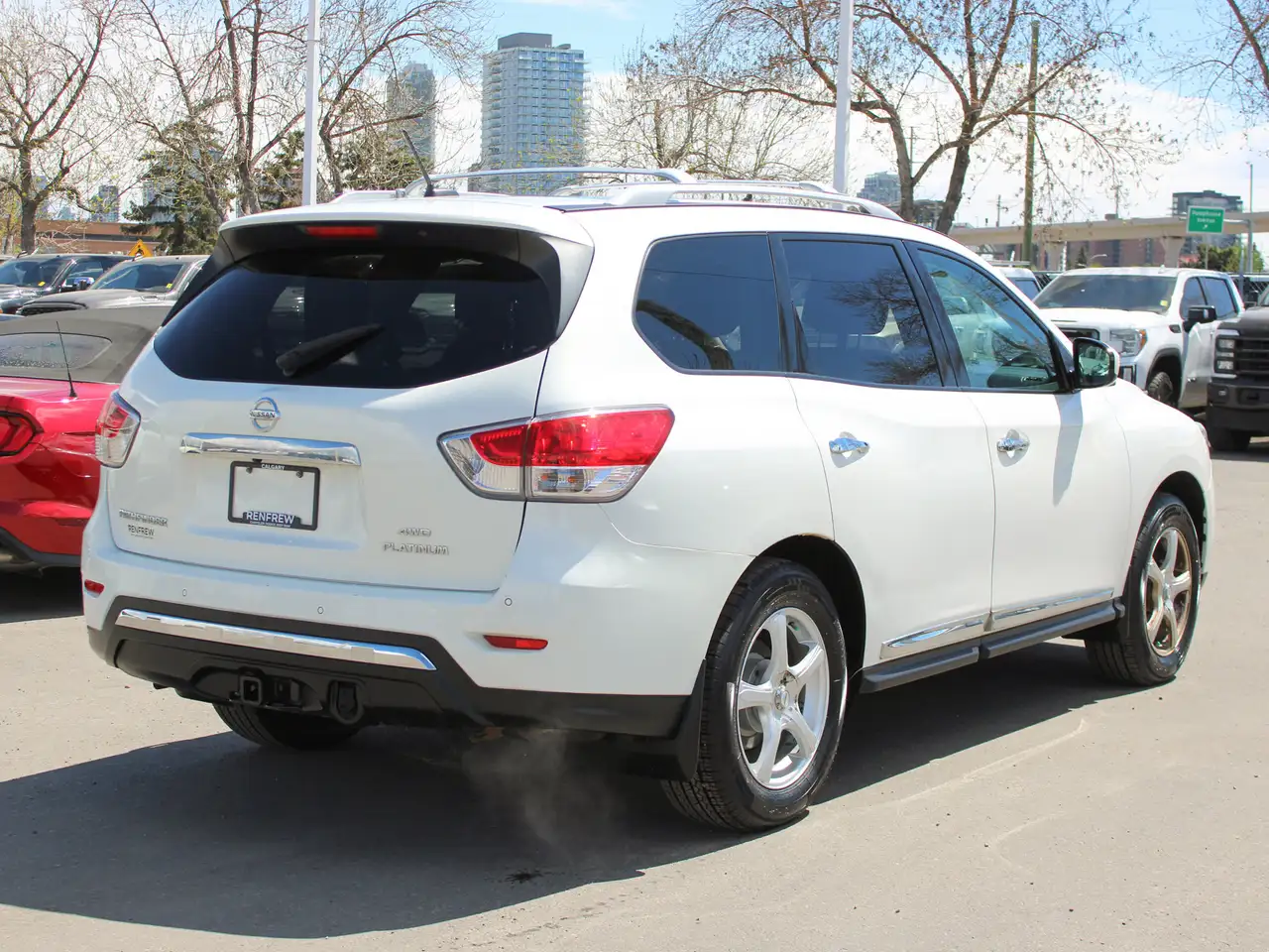 Nissan Pathfinder снимка Nissan Pathfinder