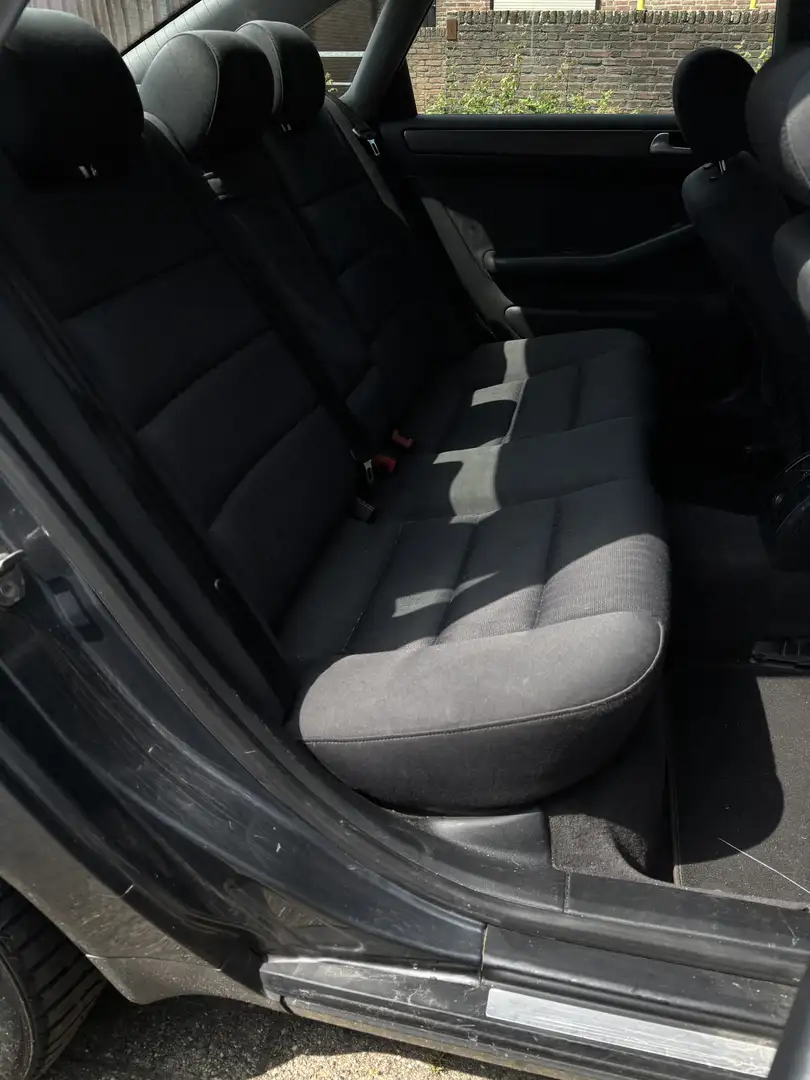 Audi A6 2.0 Exclusive Сірий - 2