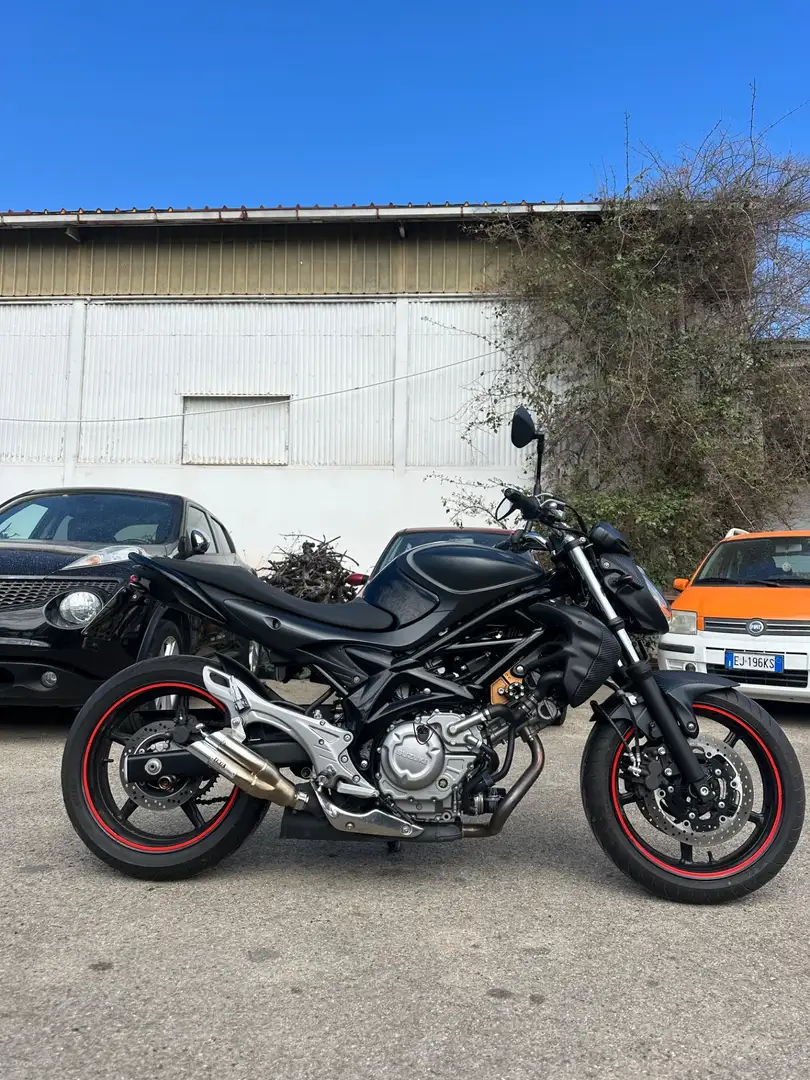 Suzuki Gladius 650 Nero - 2