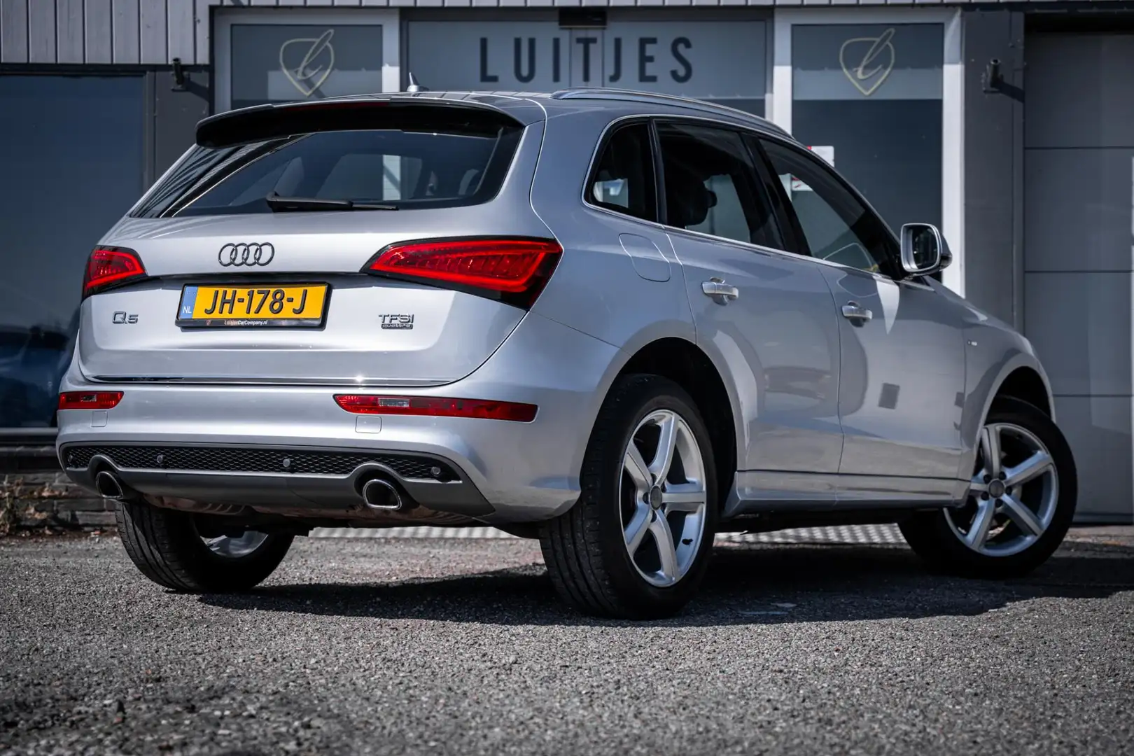 Audi Q5 2.0 TFSI 230pk quattro Adrenalin 3x S-Line I Stoel Grijs - 2