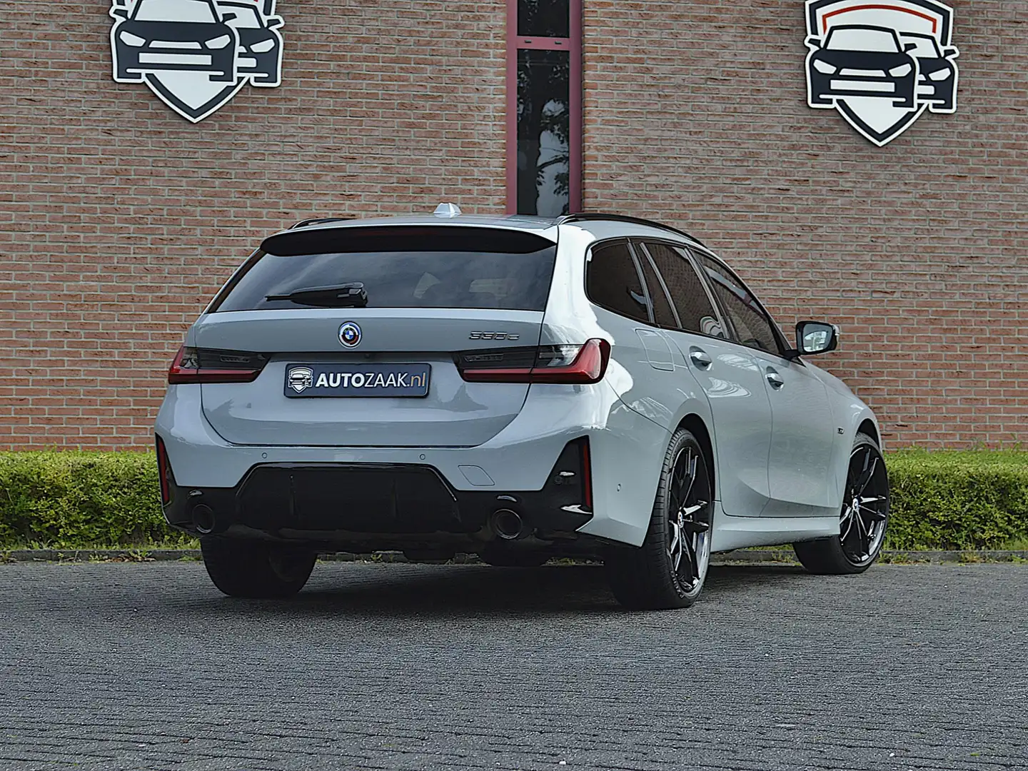 BMW 330 3-serie Touring 330e M Sport Pro Innovation Grijs - 2