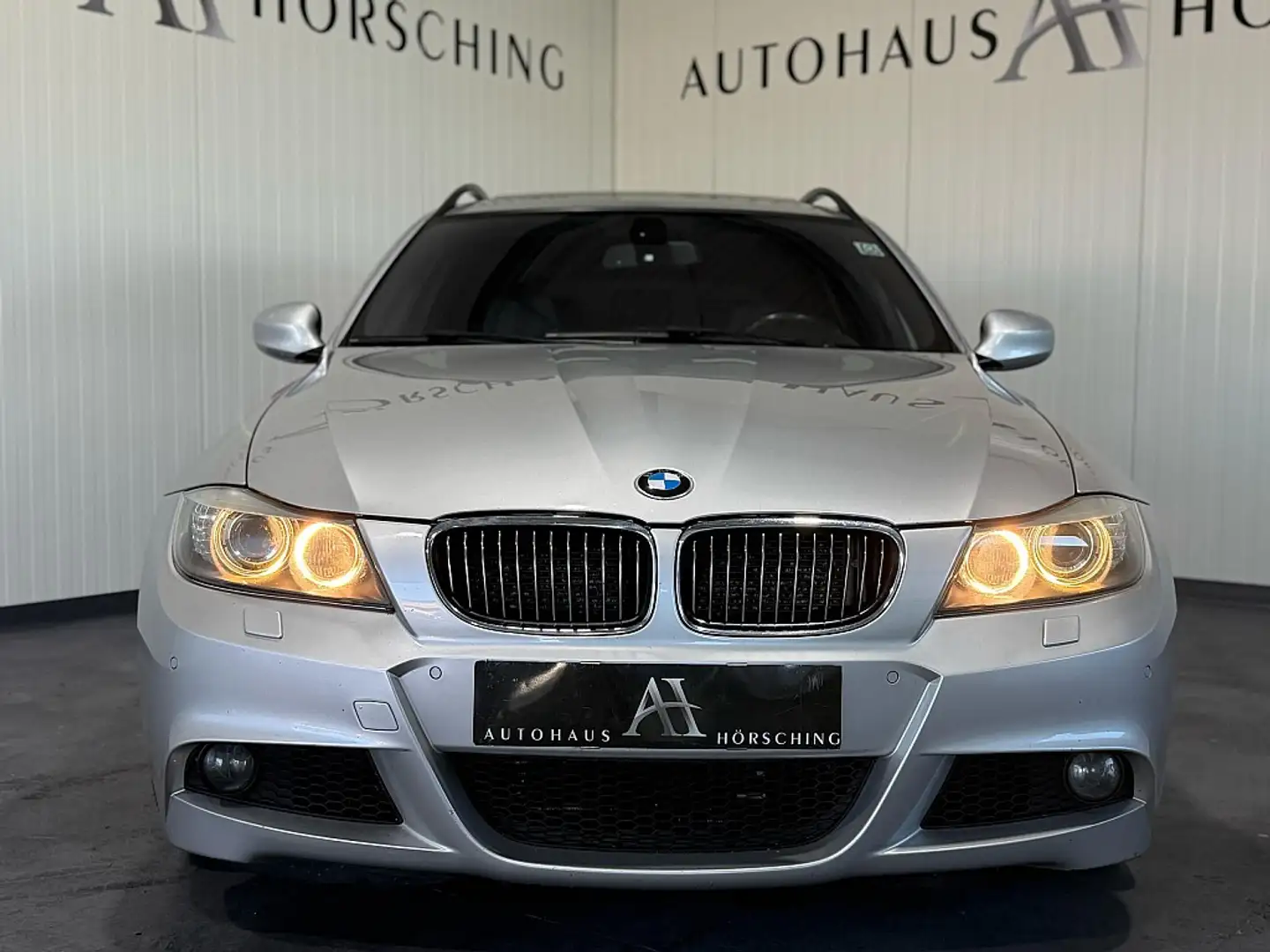 BMW 330 d Touring Österreich-Paket Aut. Silber - 2