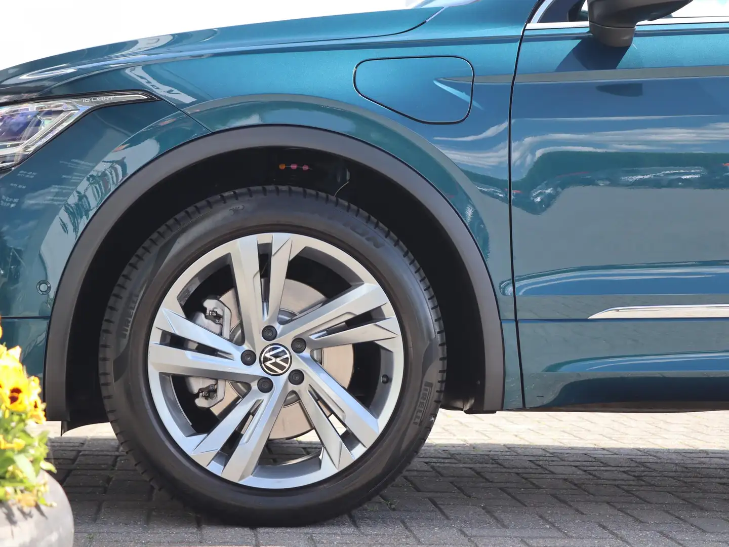 Volkswagen Tiguan 1.4 TSI 245 pk DSG eHybrid R-Line | Panoramadak | Bleu - 2