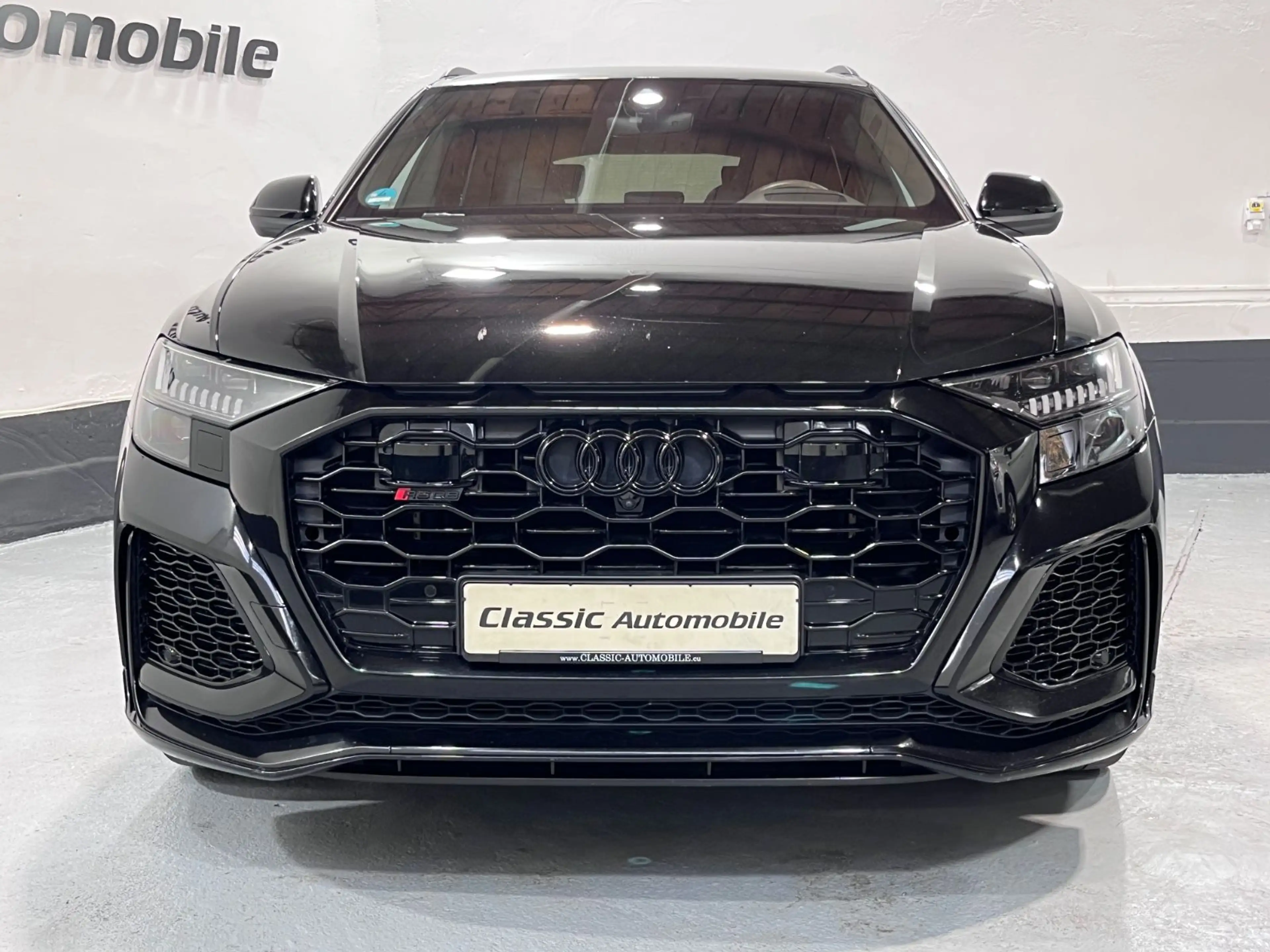 Audi RS Q8 4.0 TFSI quattro — photo 10