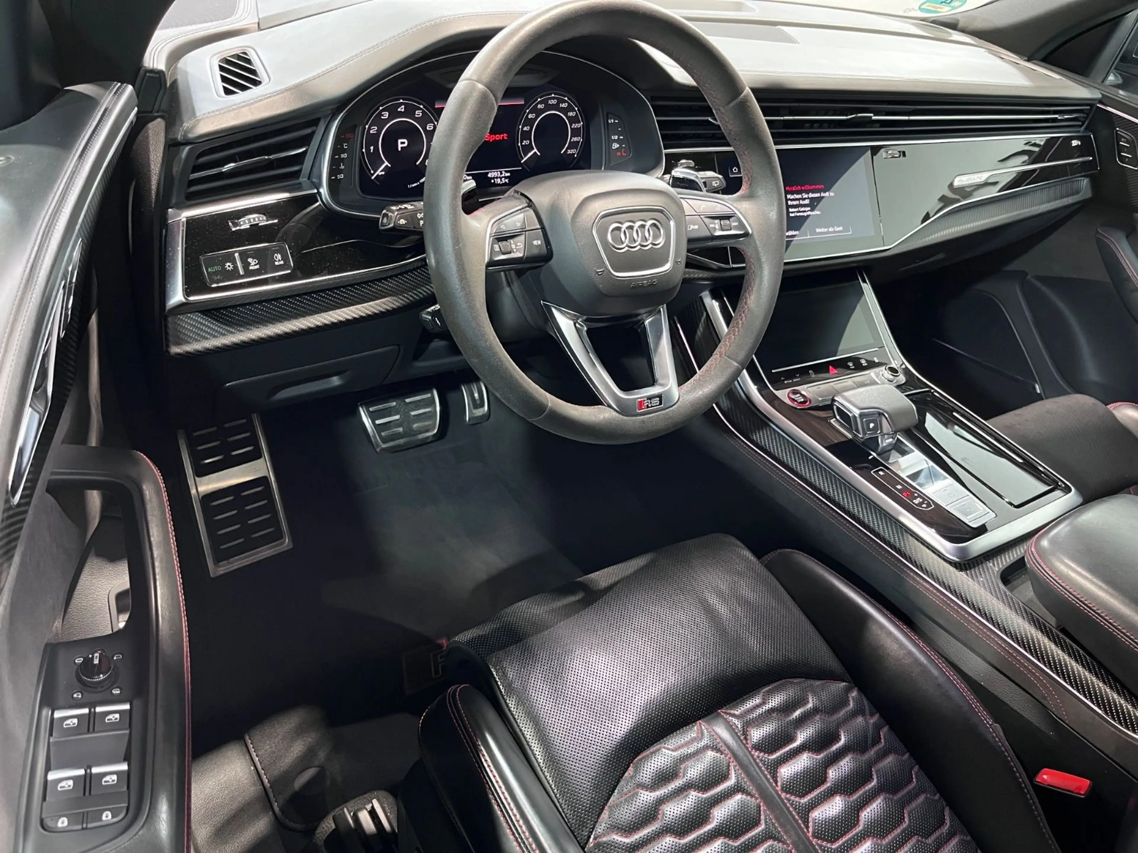 Audi RS Q8 4.0 TFSI quattro — photo 3
