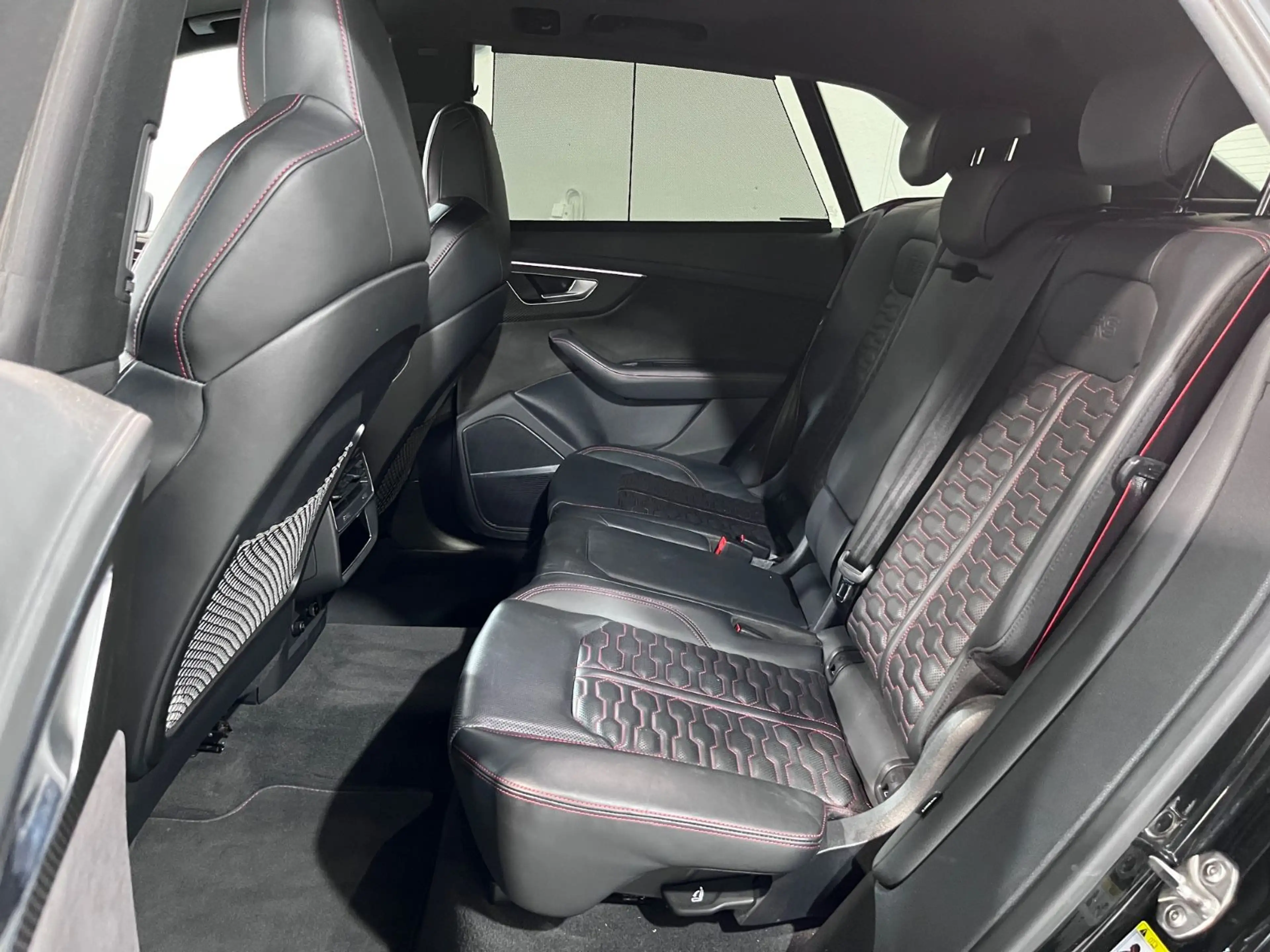 Audi RS Q8 4.0 TFSI quattro — photo 7