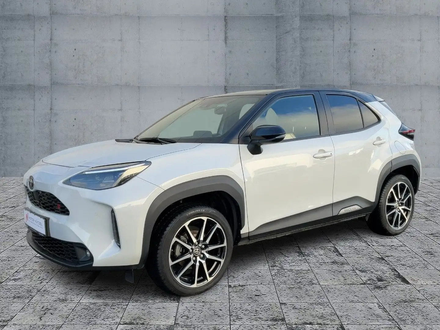 Toyota Yaris Cross 1.5 Hybrid GR SPORT MATRIX+NAV+ACC Weiß - 2