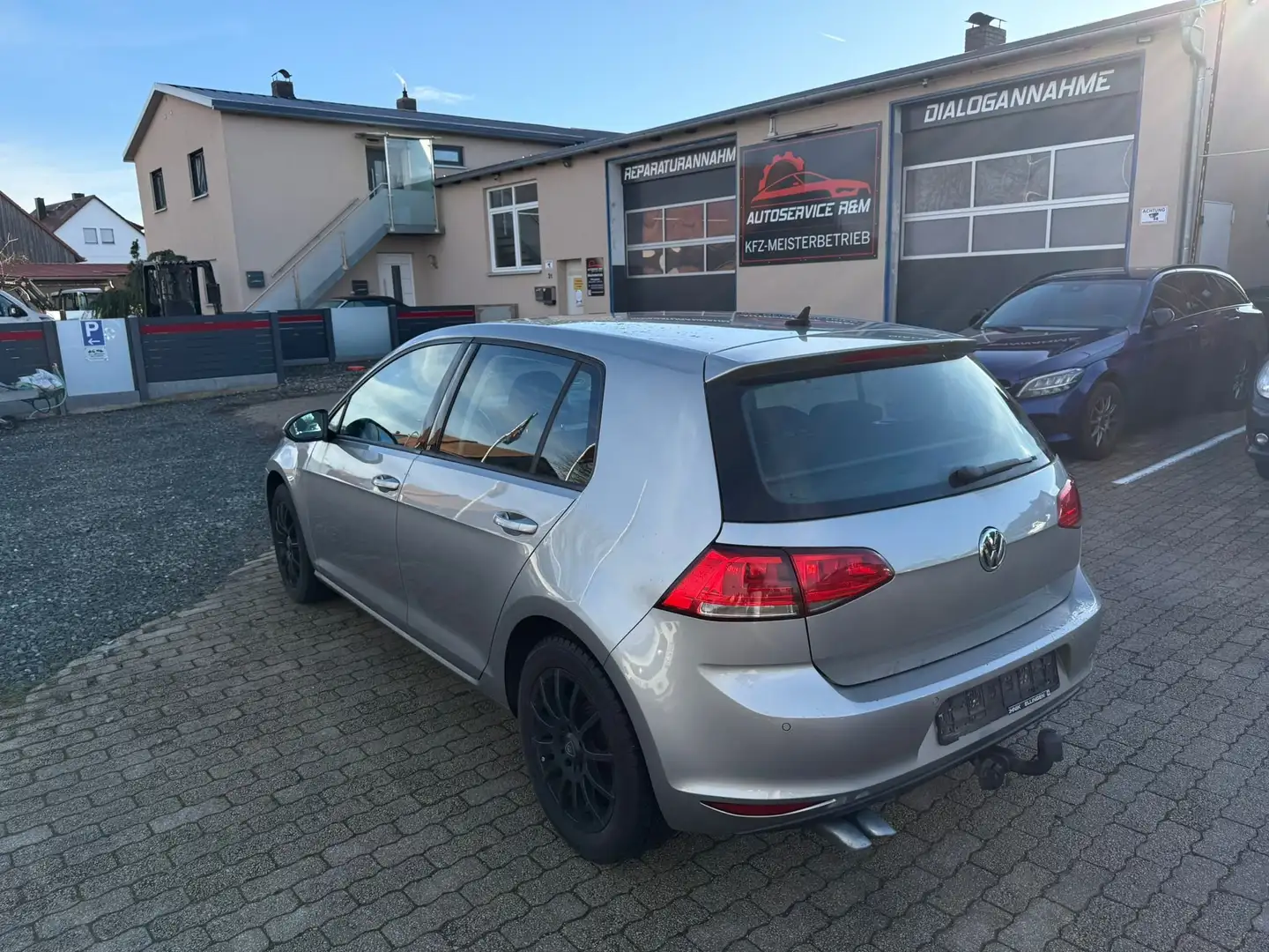 Volkswagen Golf Comfortline BMT Anhänger  Navi Grau - 1