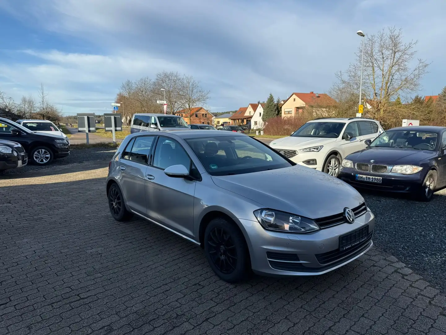 Volkswagen Golf Comfortline BMT Anhänger  Navi Grau - 2
