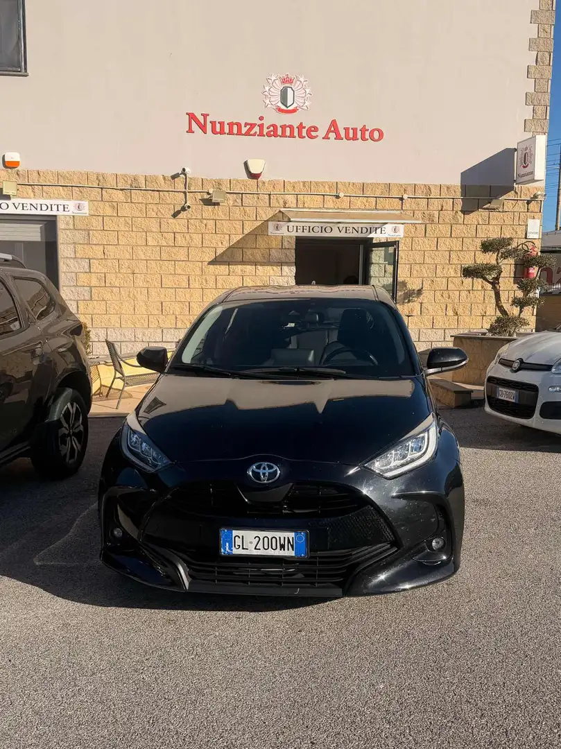 Toyota Yaris 1.0 5 porte Active Grigio - 1