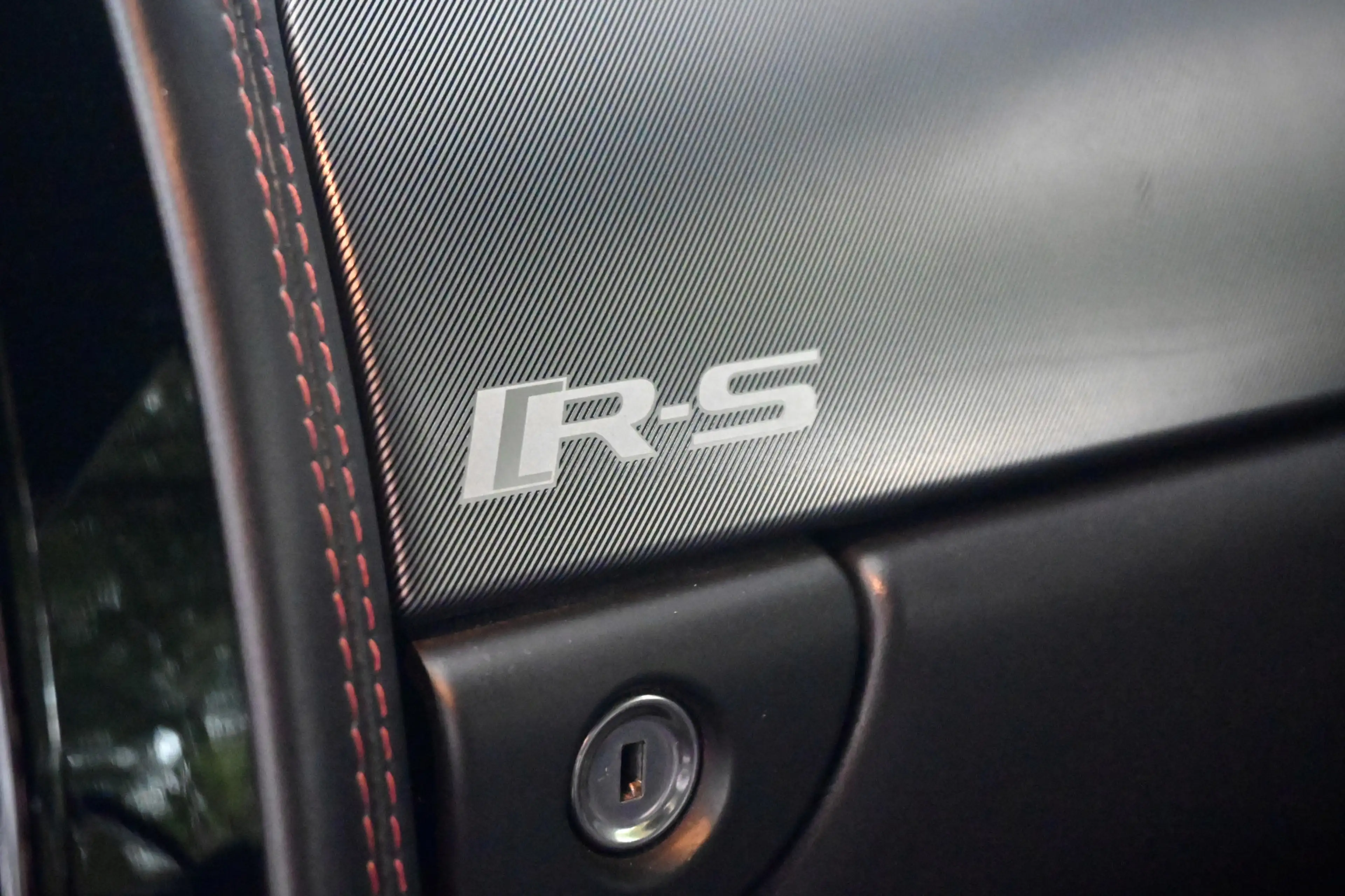 Jaguar XKR 5.0 V8 XKR-S Convertible — photo 39